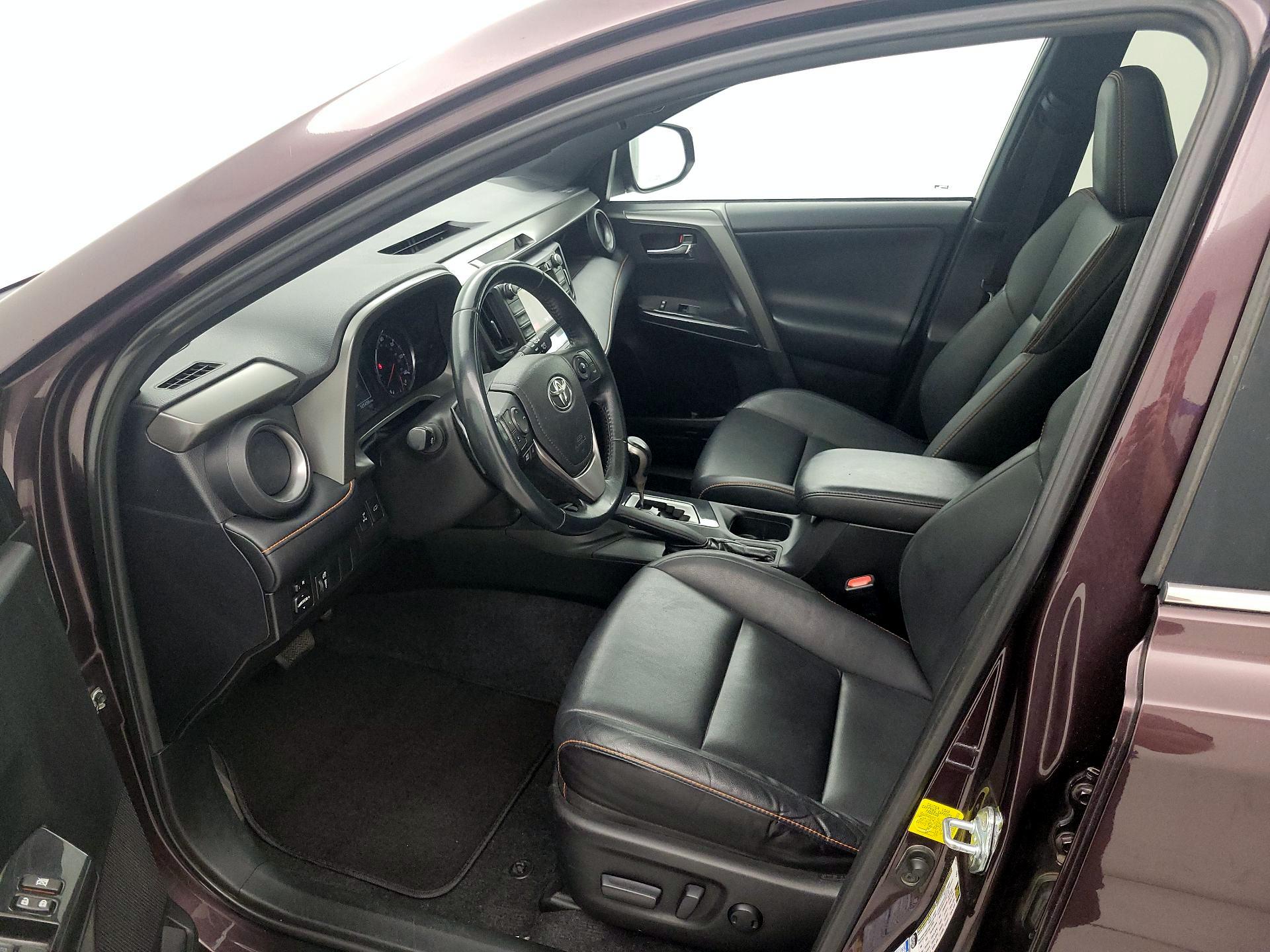 Thumbnail: 2016 Toyota RAV4 - 11