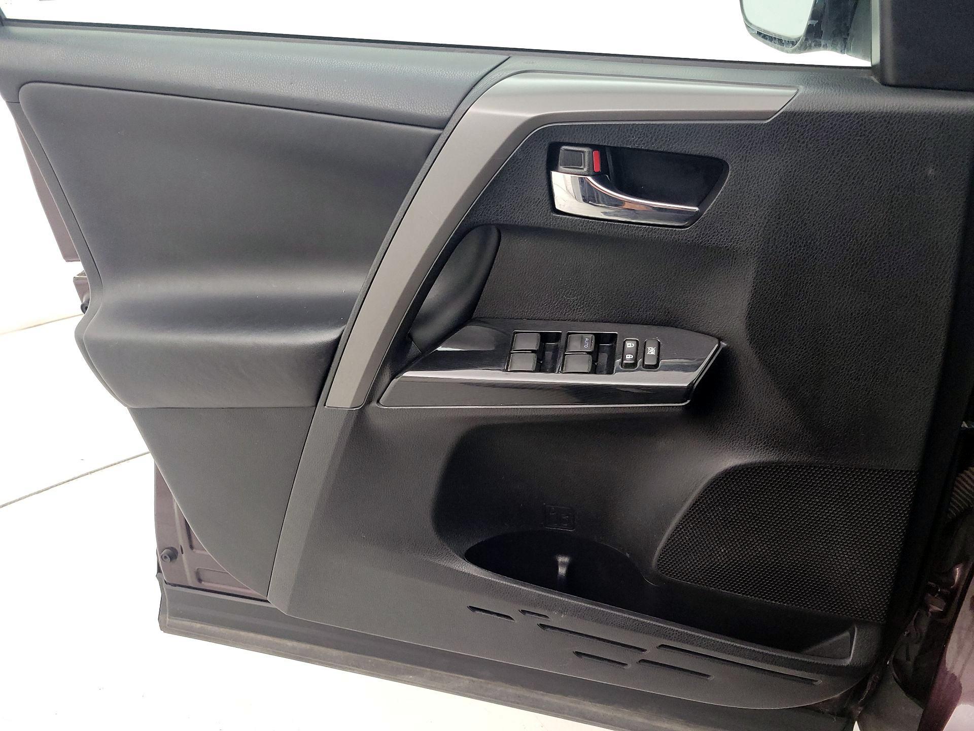 Thumbnail: 2016 Toyota RAV4 - 12
