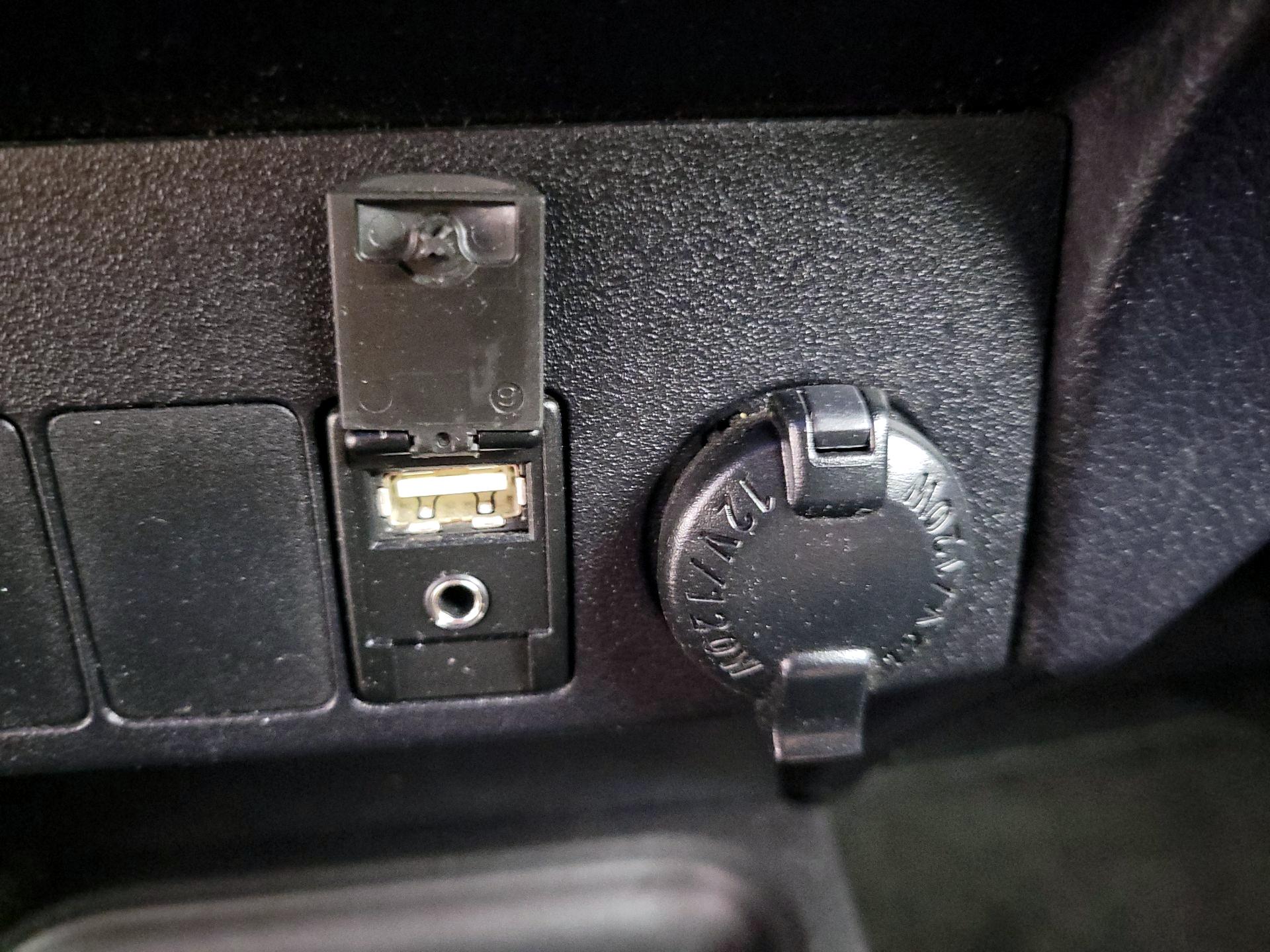 Thumbnail: 2016 Toyota RAV4 - 18