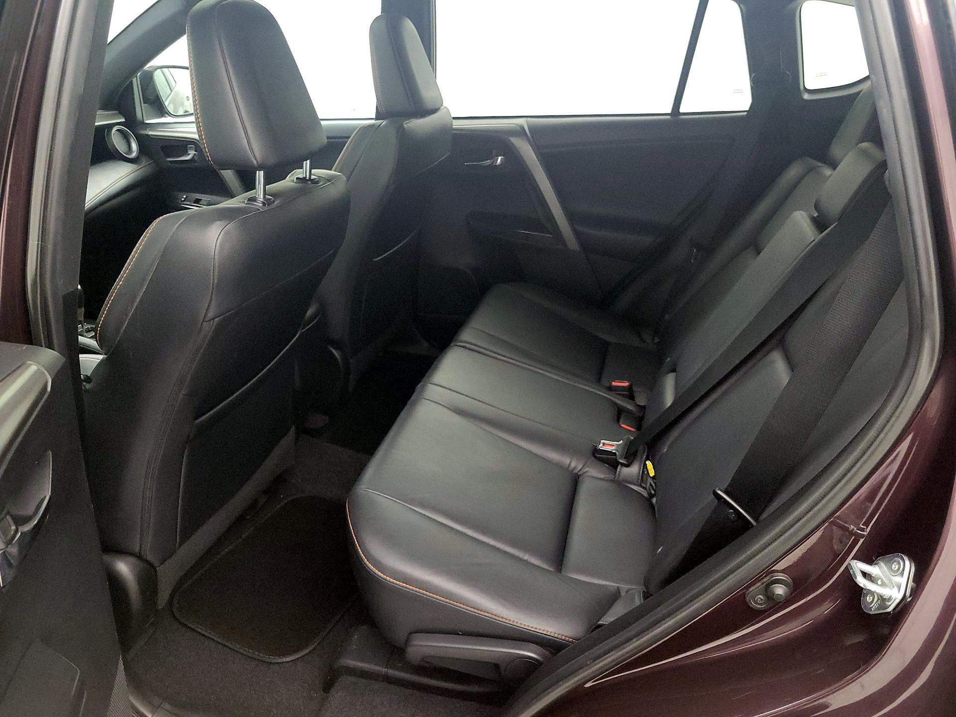Thumbnail: 2016 Toyota RAV4 - 20