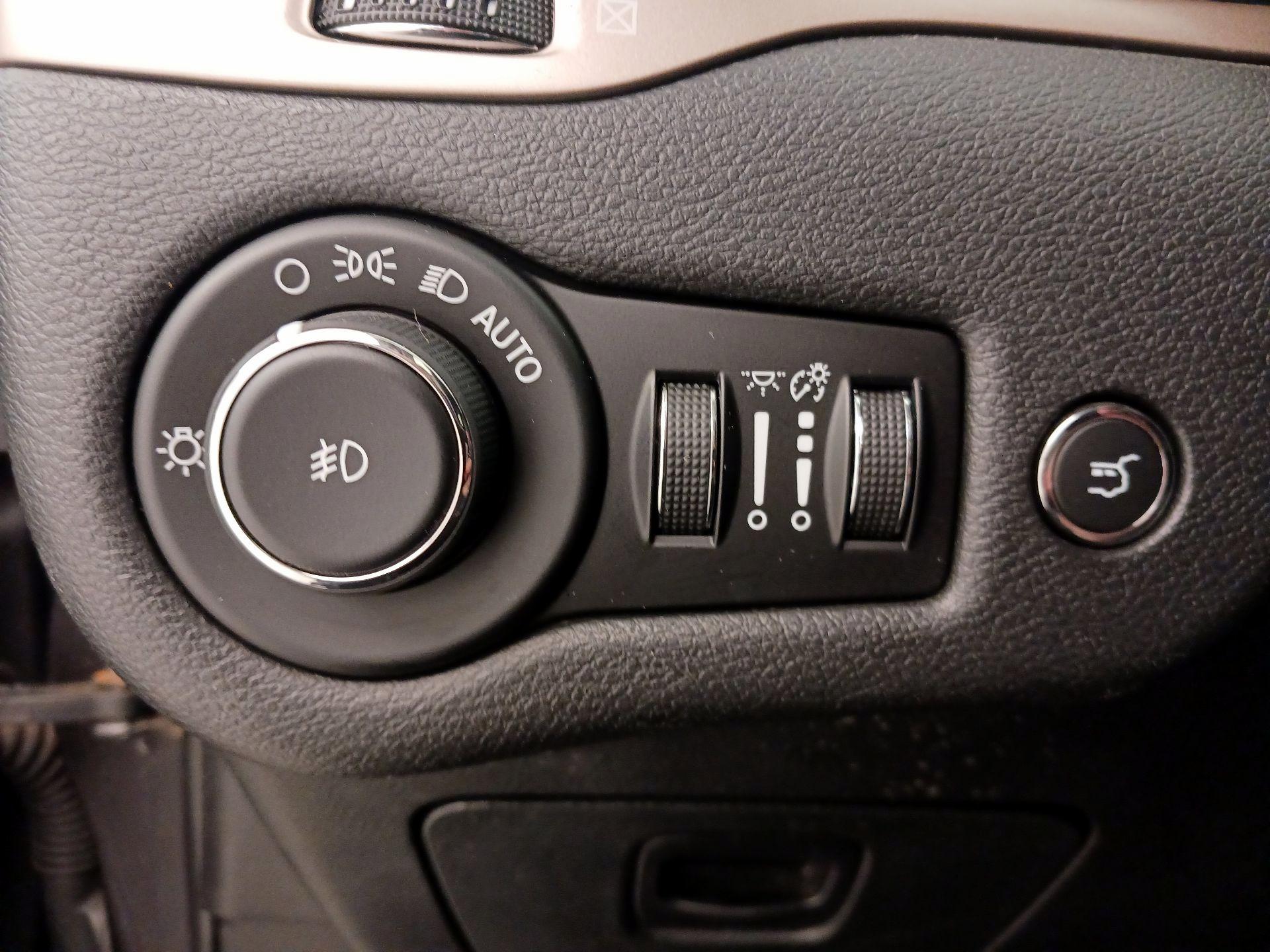 Thumbnail: 2014 Jeep Cherokee - 13