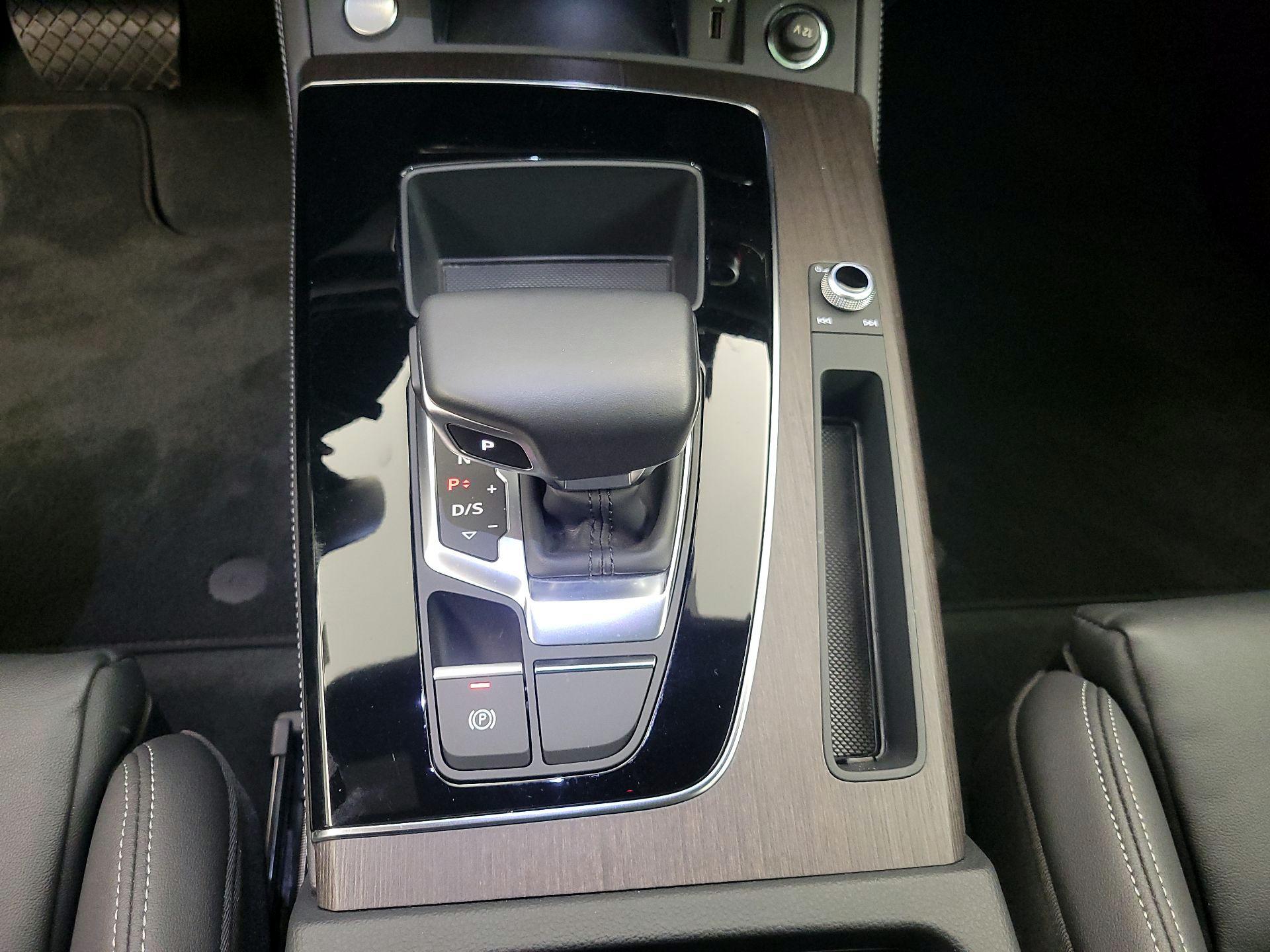 Thumbnail: 2023 Audi Q5 - 17