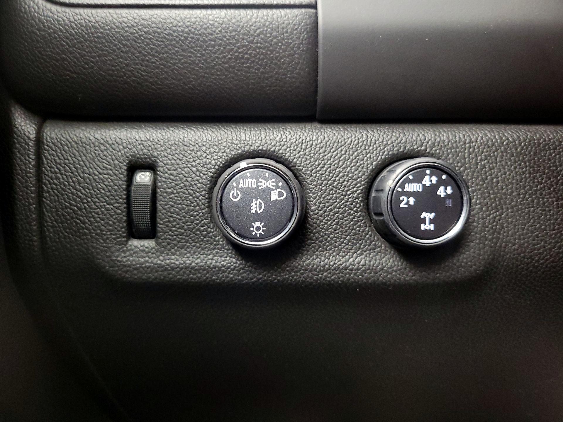 Thumbnail: 2016 GMC Canyon - 13