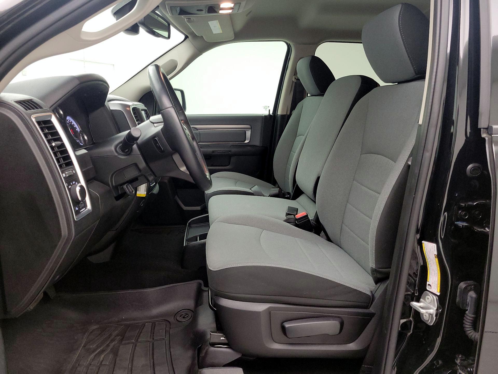Thumbnail: 2021 RAM 1500 Classic - 11
