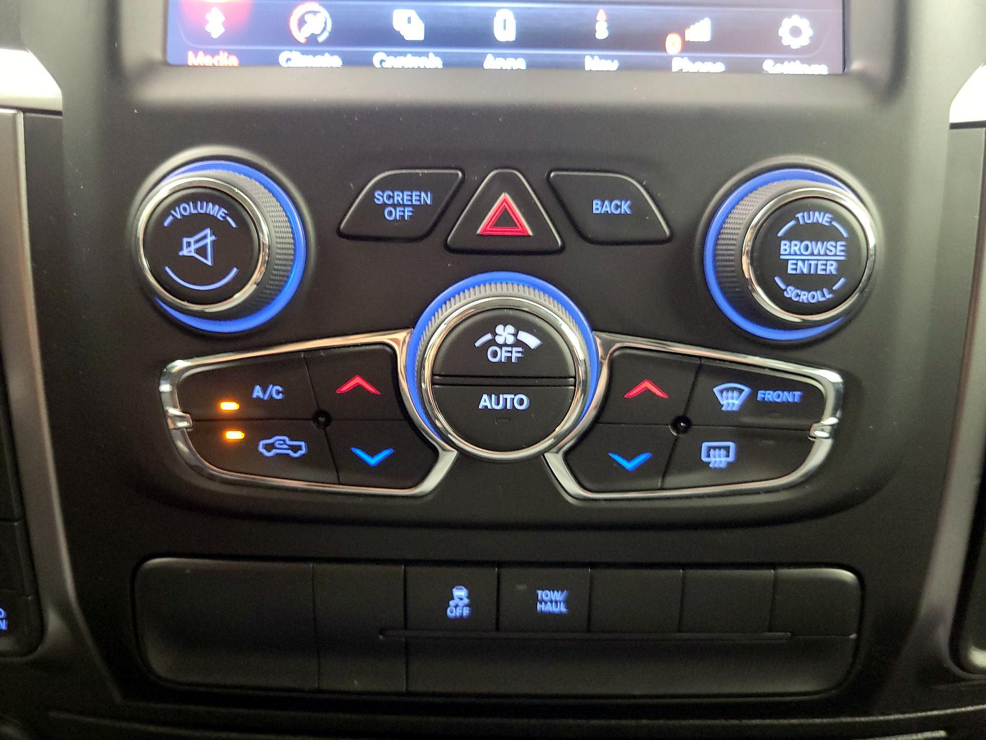 Thumbnail: 2021 RAM 1500 Classic - 16