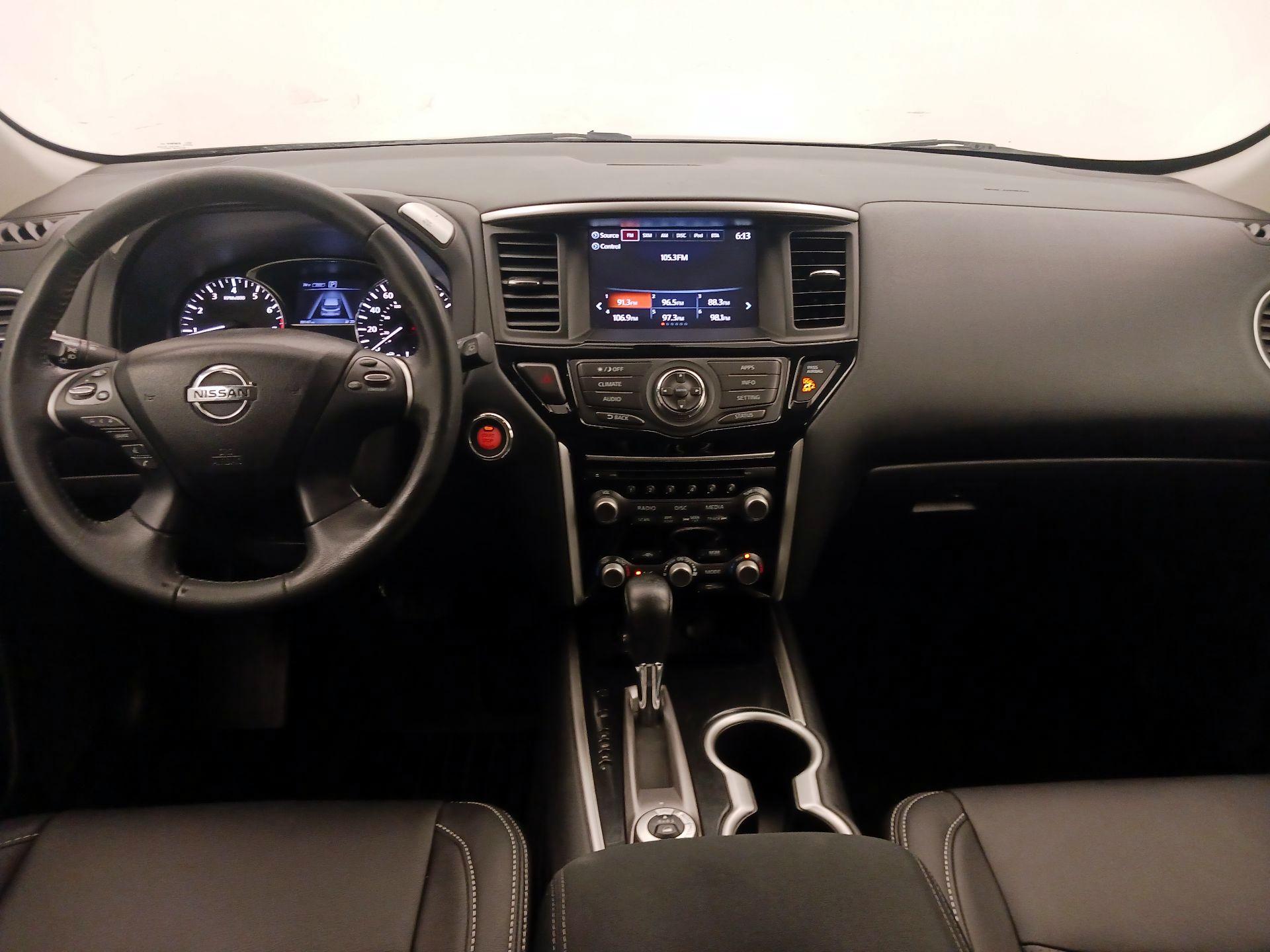 Thumbnail: 2017 Nissan Pathfinder - 9