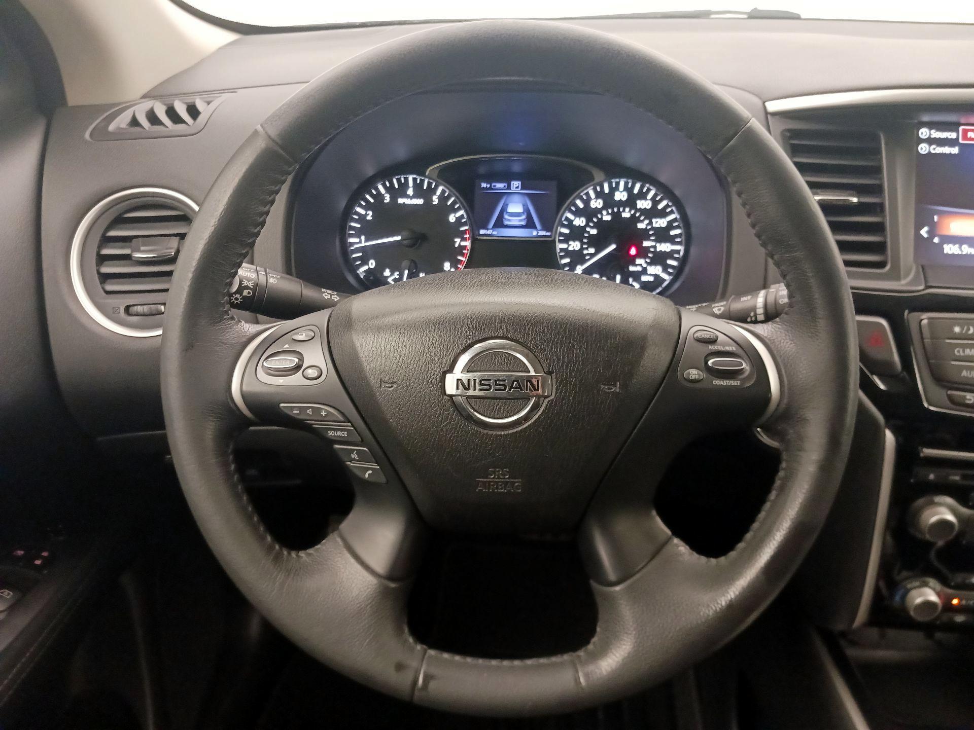 Thumbnail: 2017 Nissan Pathfinder - 10