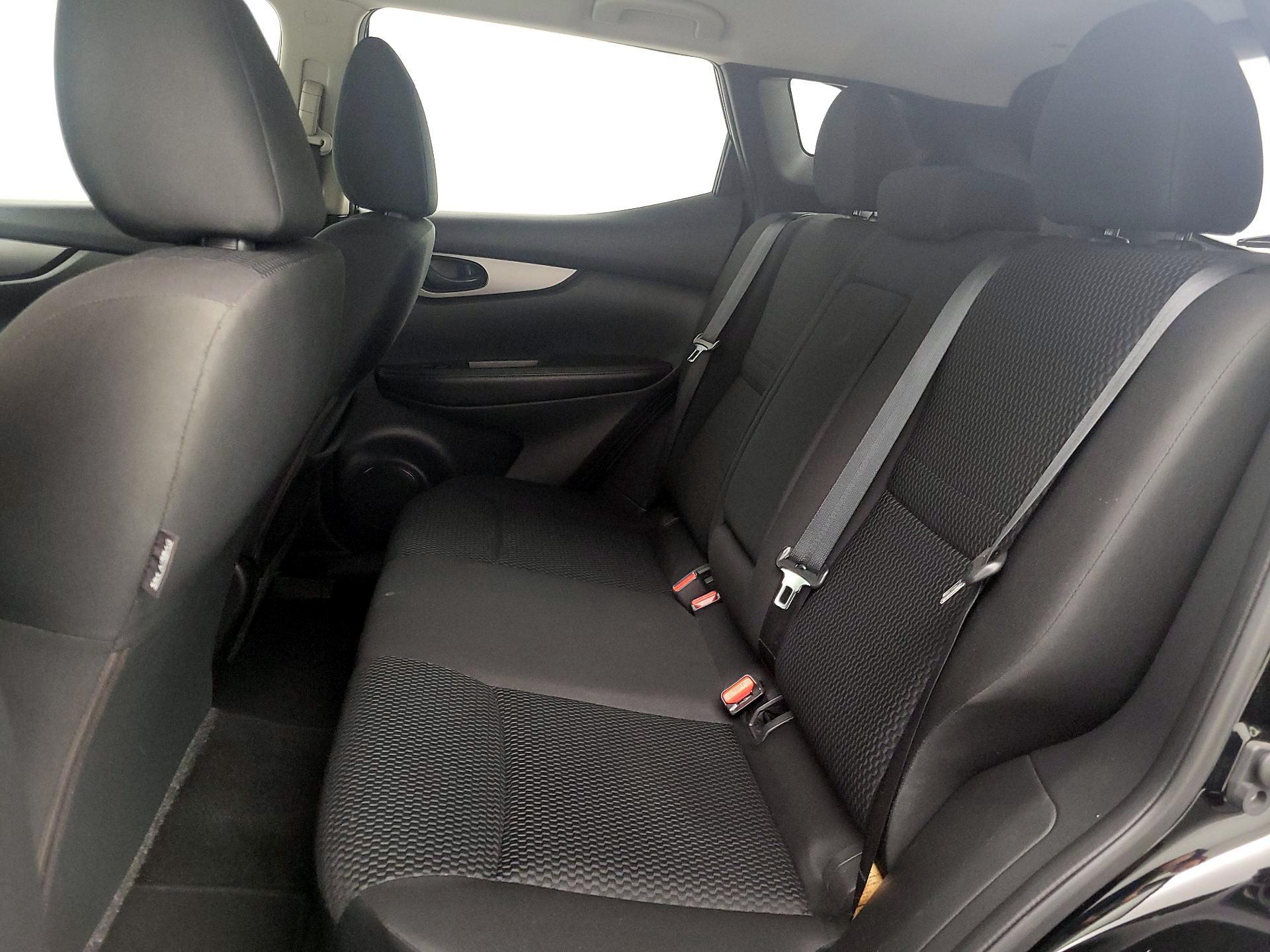 Thumbnail: 2018 Nissan Rogue Sport - 19