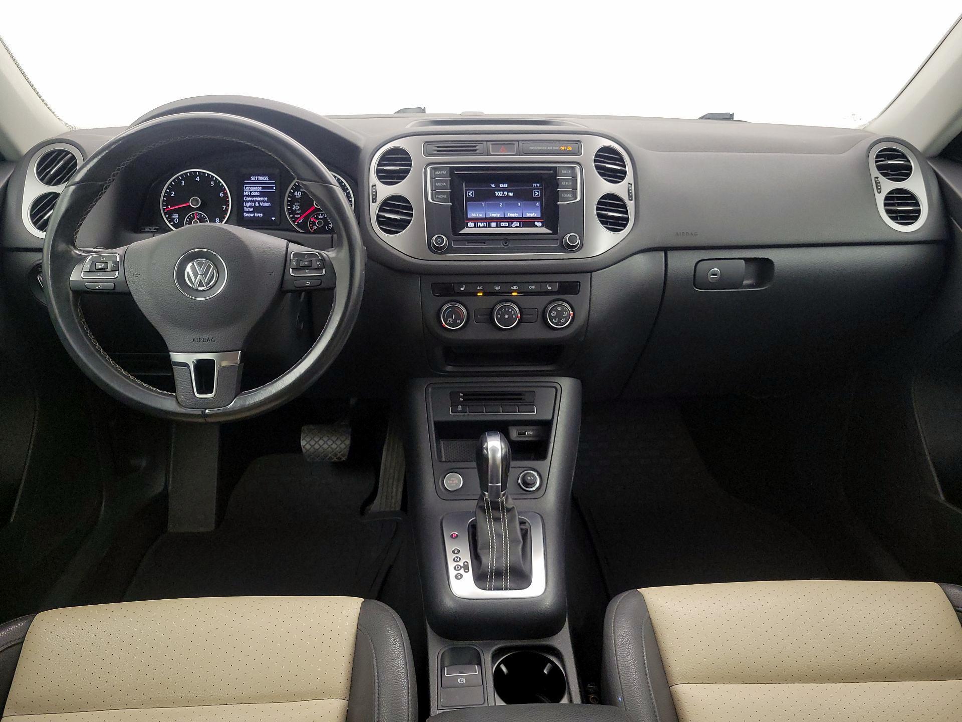 Thumbnail: 2016 Volkswagen Tiguan - 9