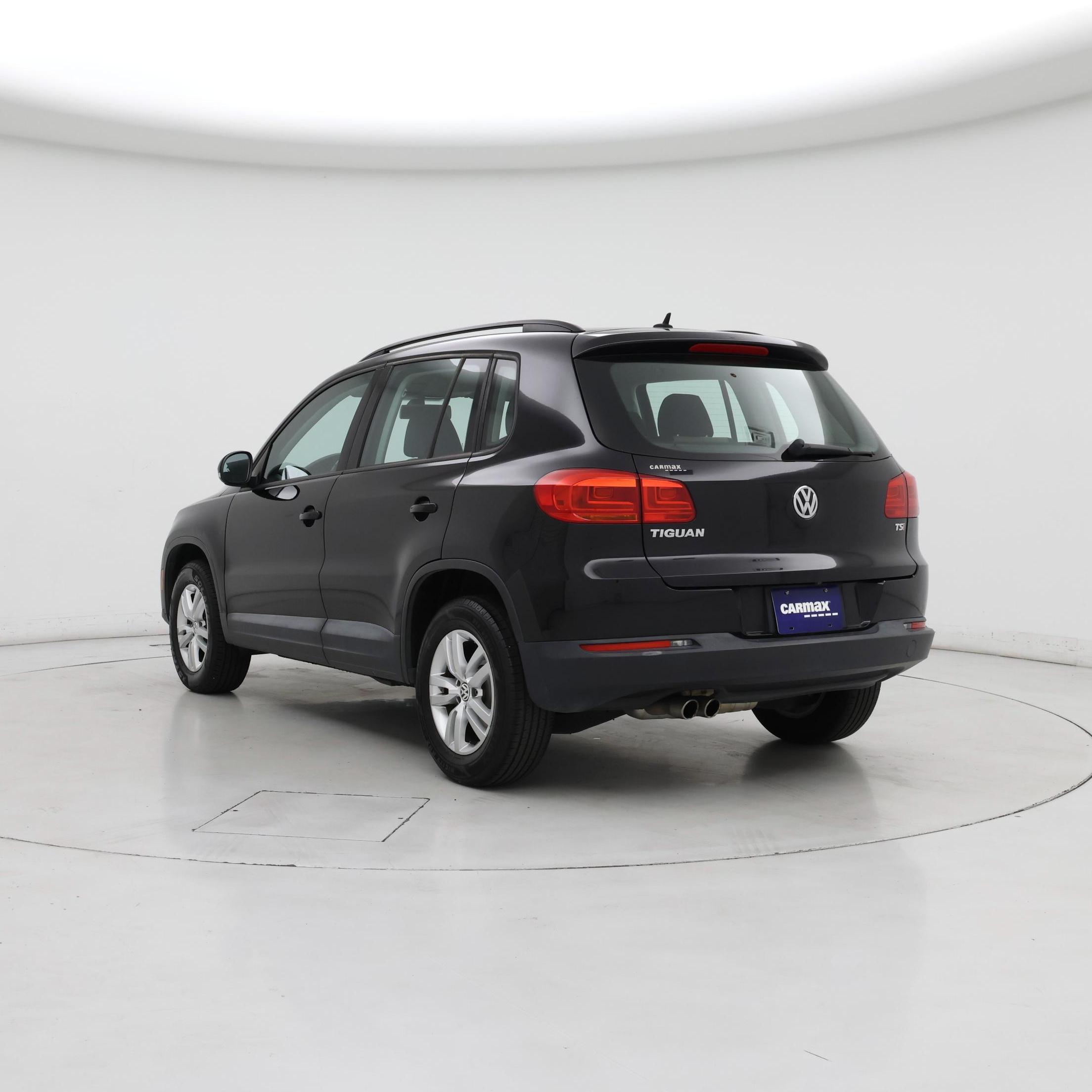 Thumbnail: 2016 Volkswagen Tiguan - 2