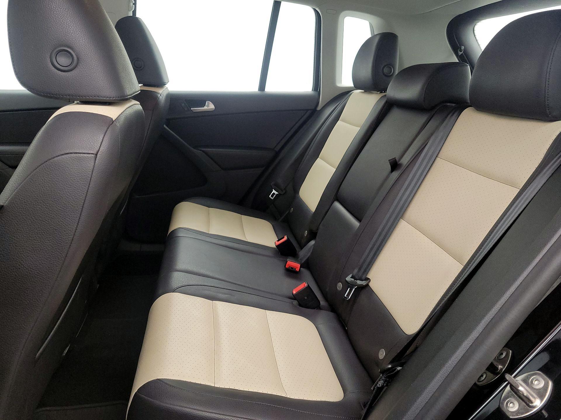 Thumbnail: 2016 Volkswagen Tiguan - 19