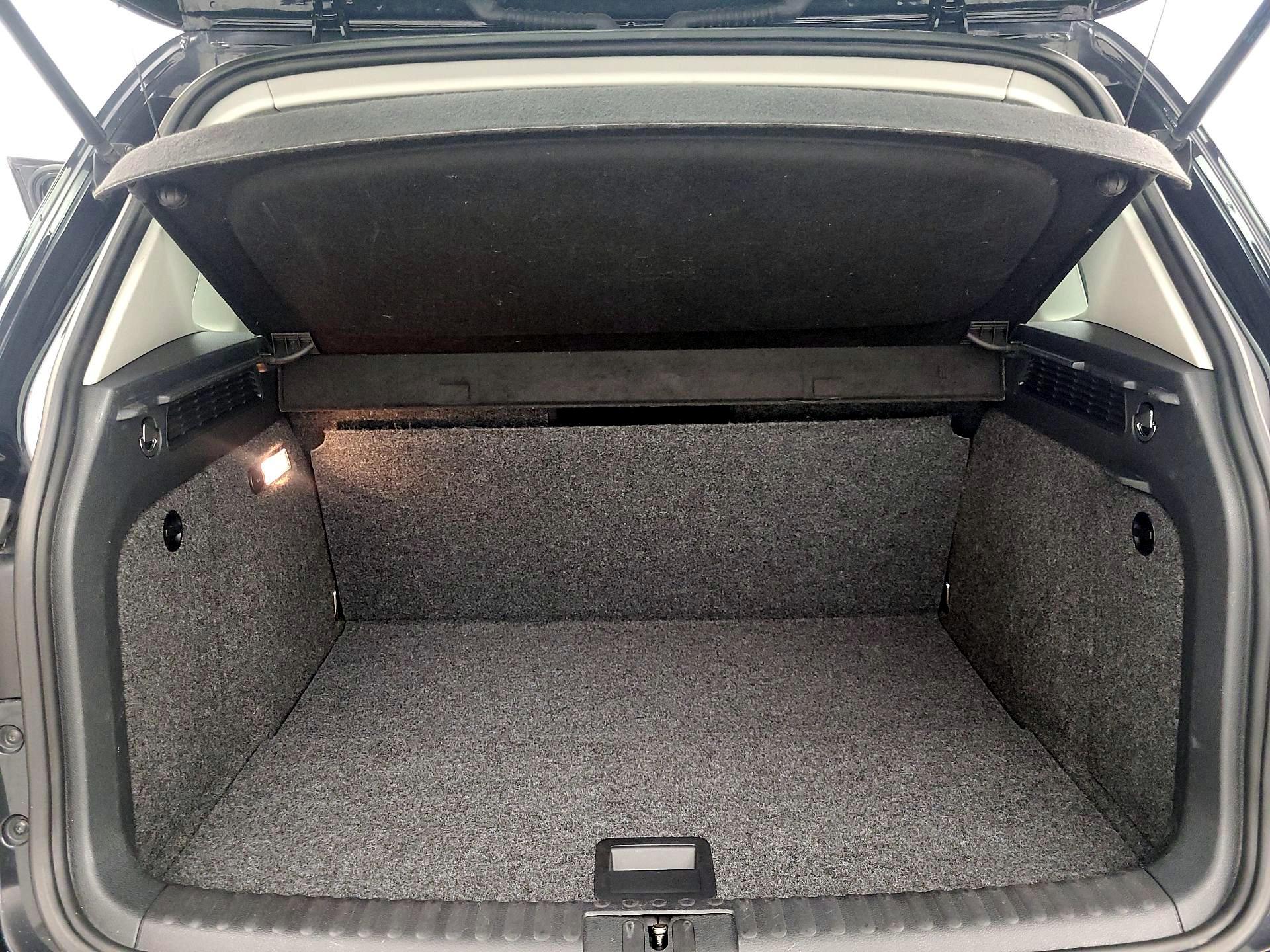 Thumbnail: 2016 Volkswagen Tiguan - 20