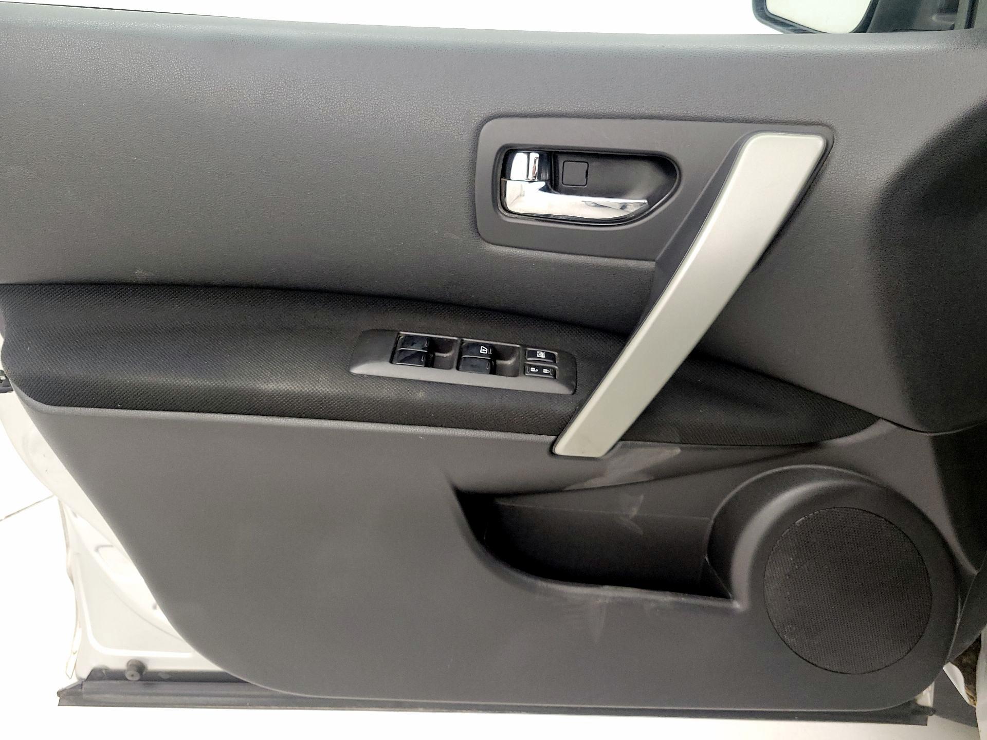 Thumbnail: 2013 Nissan Rogue - 12