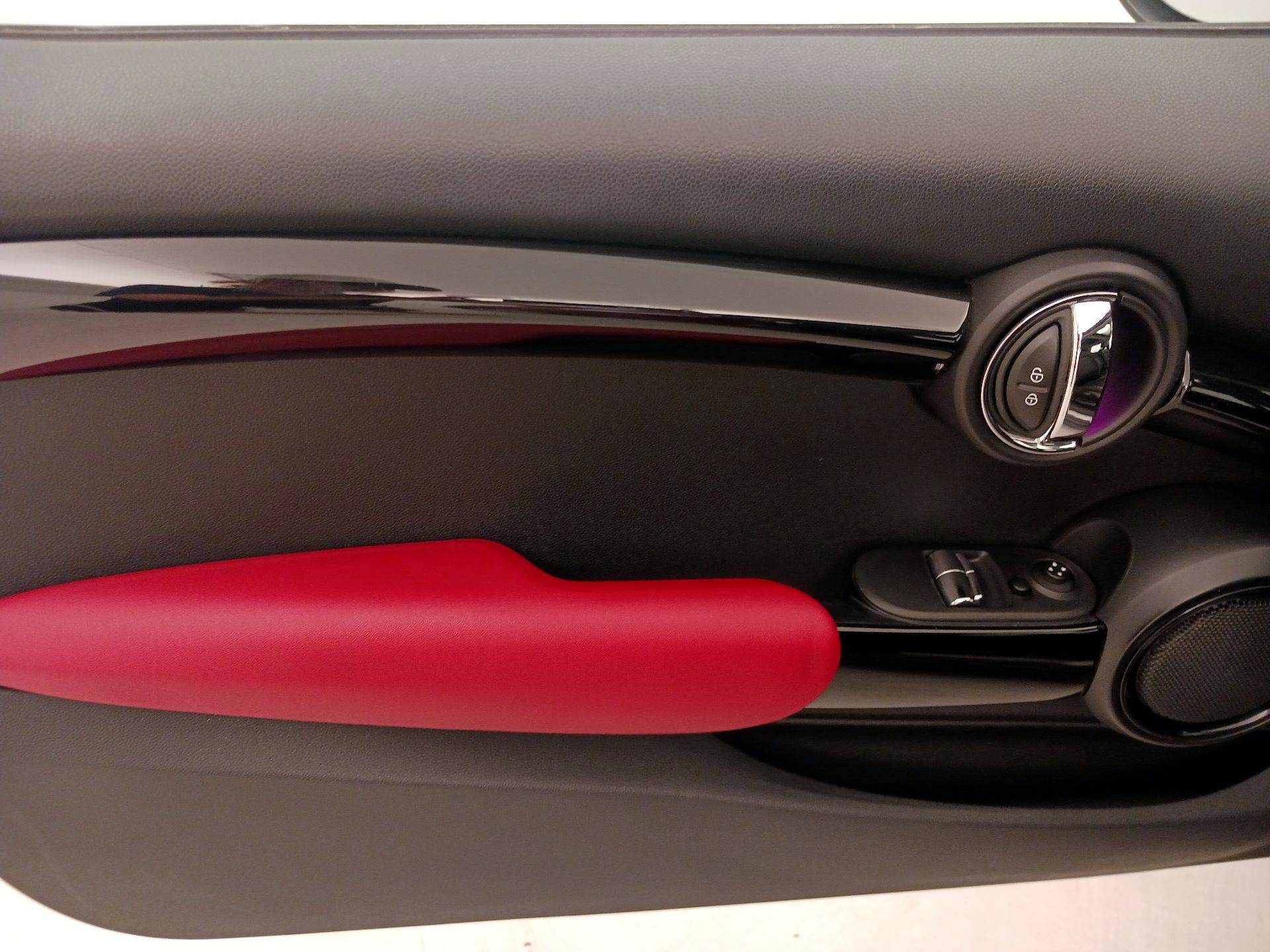 Thumbnail: 2014 MINI Cooper Hardtop - 12