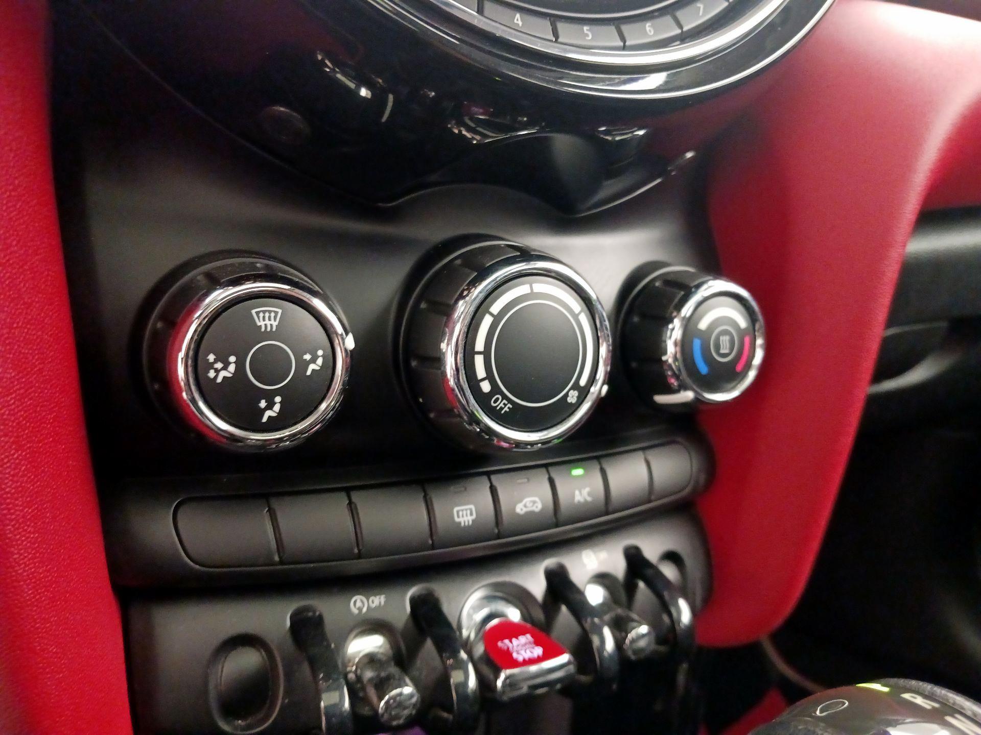 Thumbnail: 2014 MINI Cooper Hardtop - 15