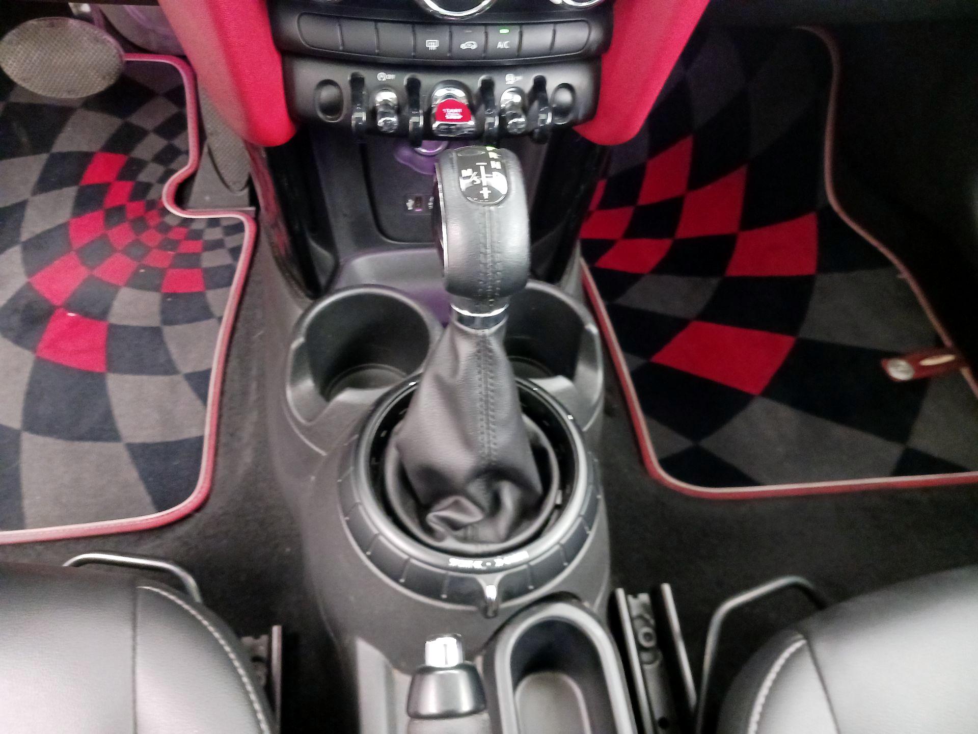 Thumbnail: 2014 MINI Cooper Hardtop - 16