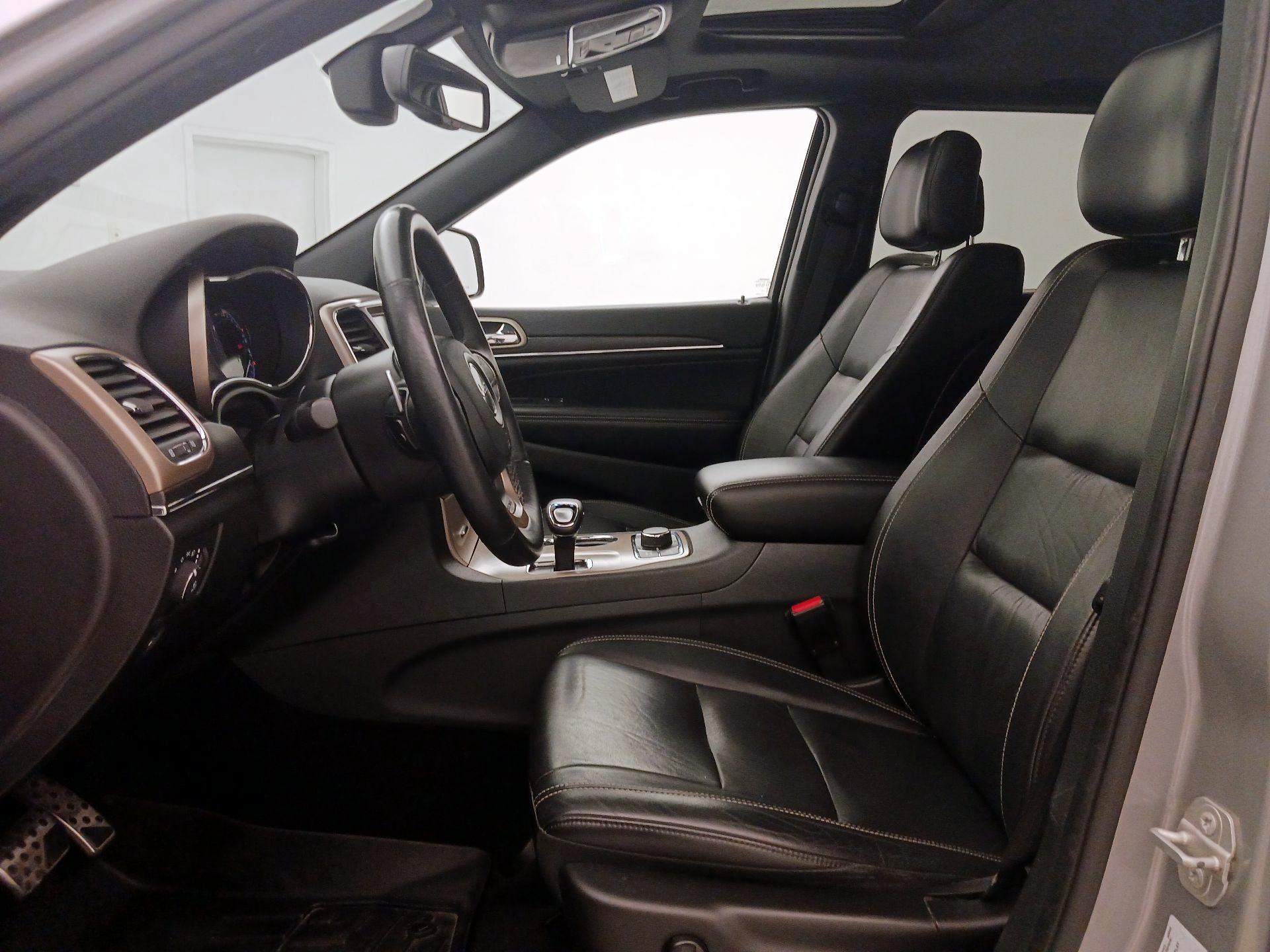 Thumbnail: 2015 Jeep Grand Cherokee - 11