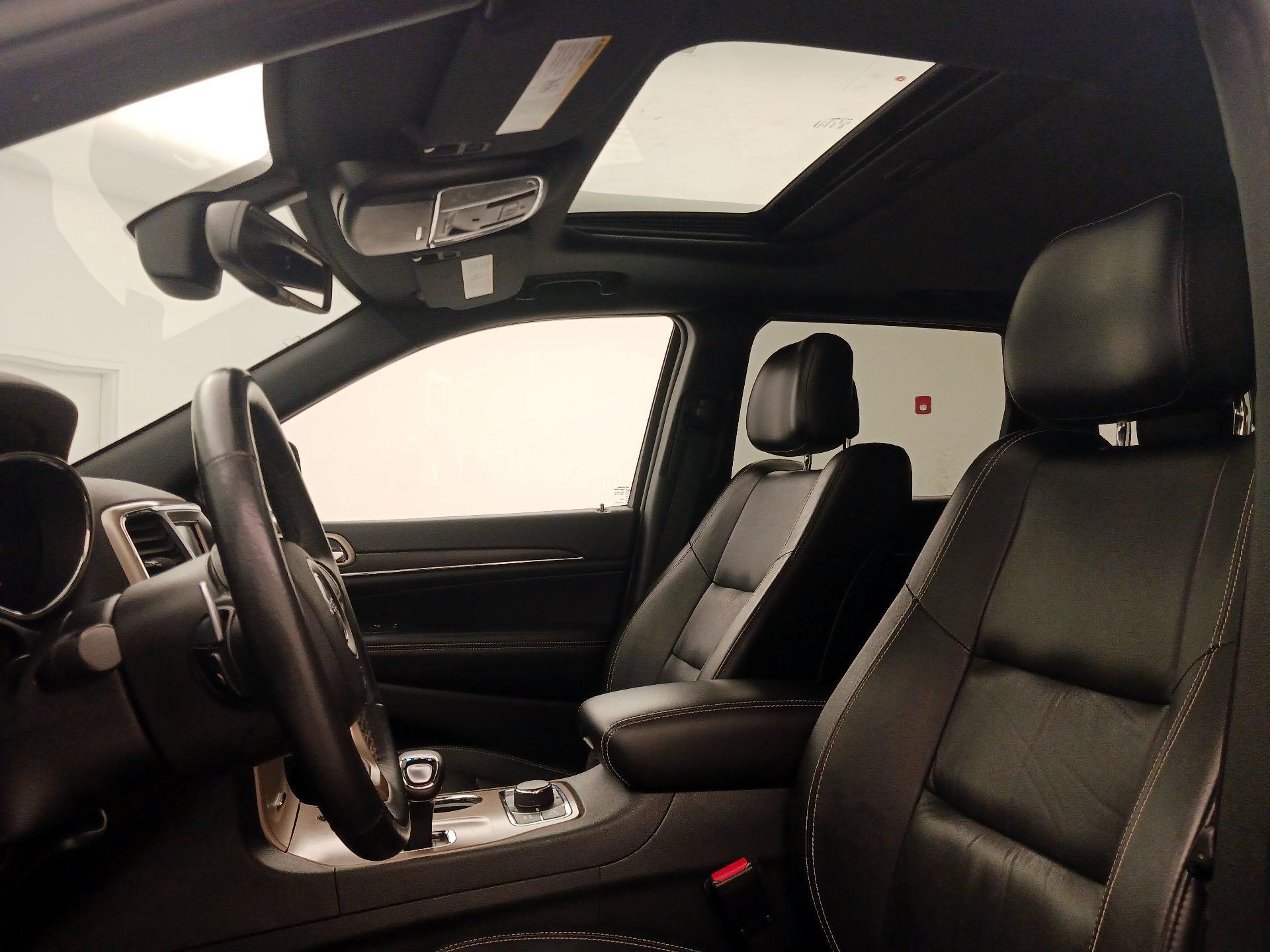 Thumbnail: 2015 Jeep Grand Cherokee - 19