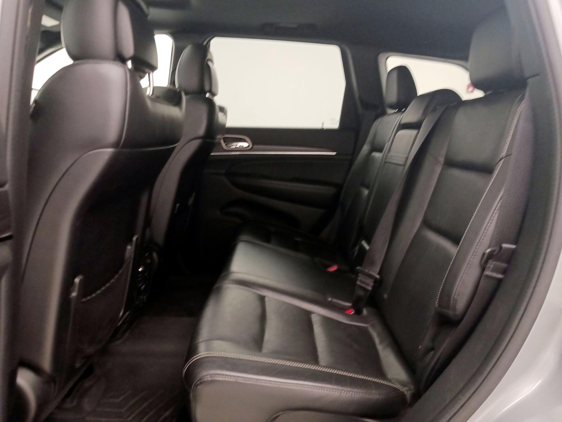 Thumbnail: 2015 Jeep Grand Cherokee - 20