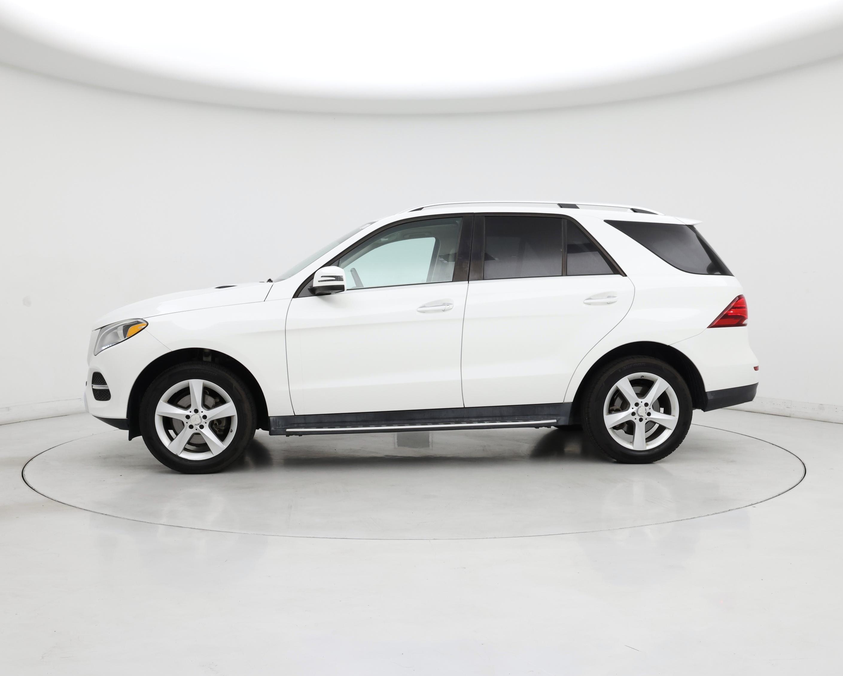 Thumbnail: 2016 Mercedes-Benz GLE - 3