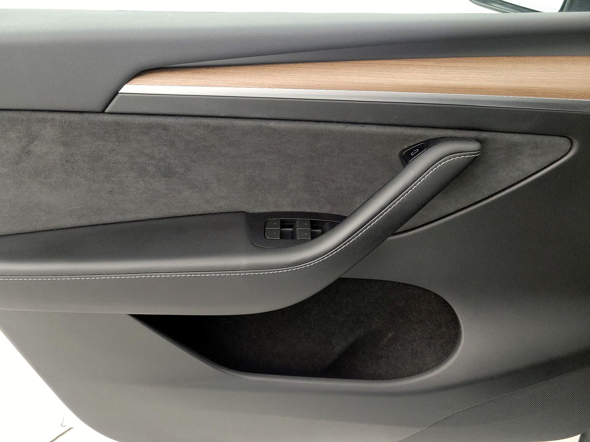 Thumbnail: 2023 Tesla Model Y - 12