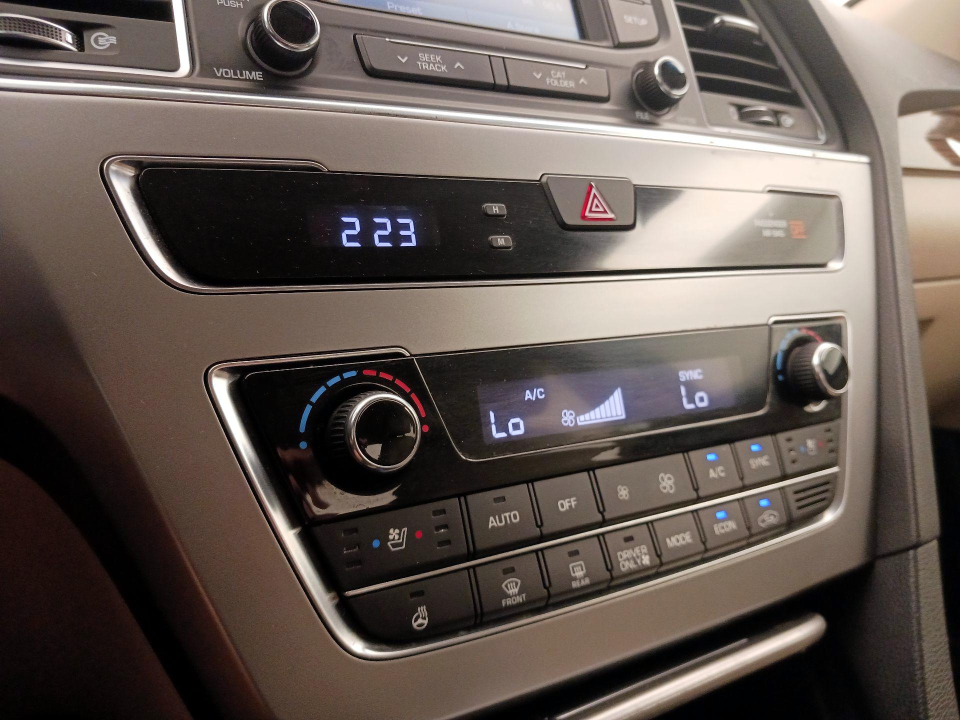 Thumbnail: 2016 Hyundai Sonata - 16