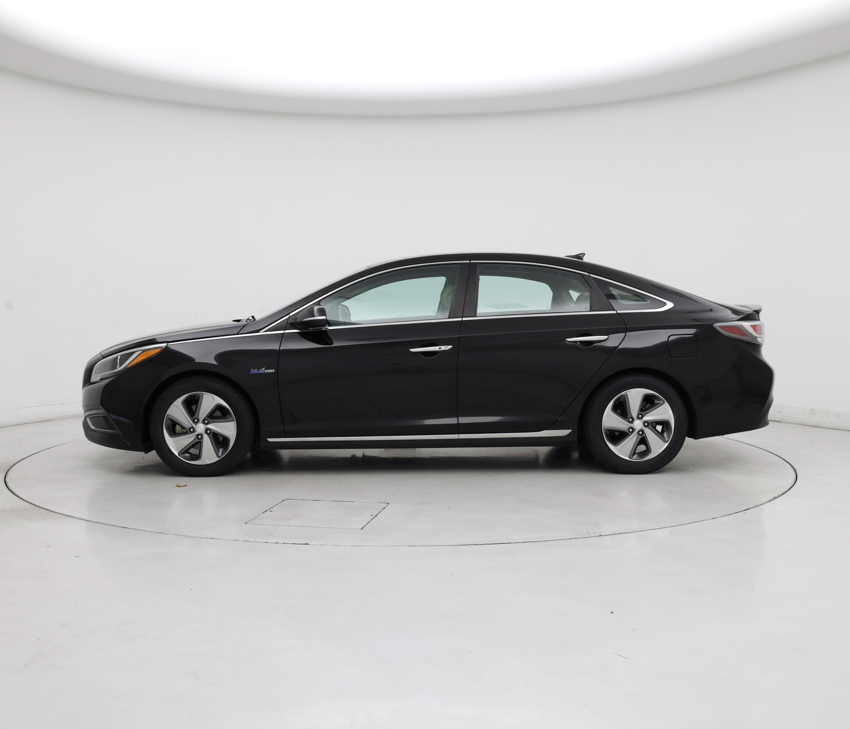 Thumbnail: 2016 Hyundai Sonata - 3