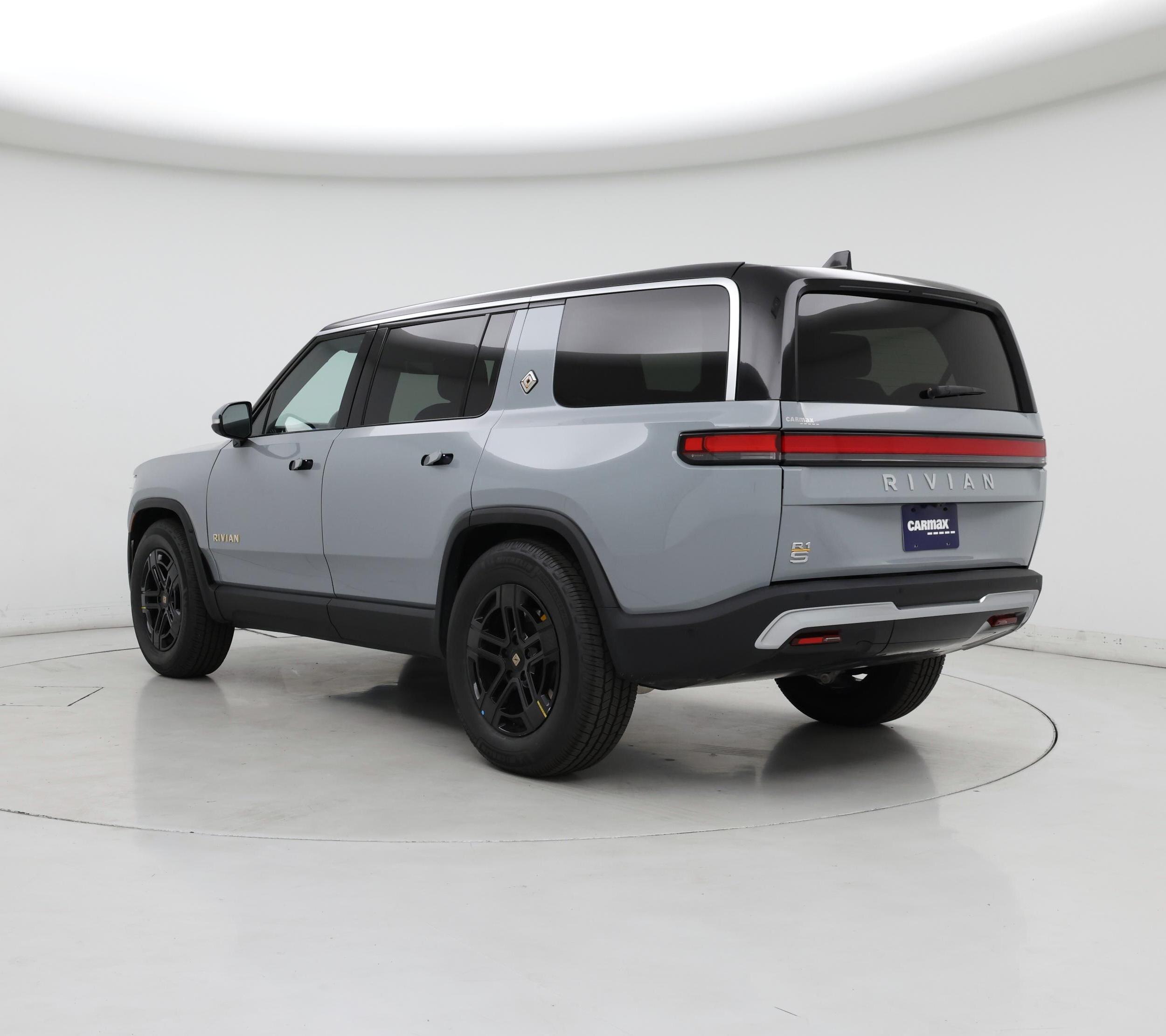 Thumbnail: 2023 Rivian R1S - 2
