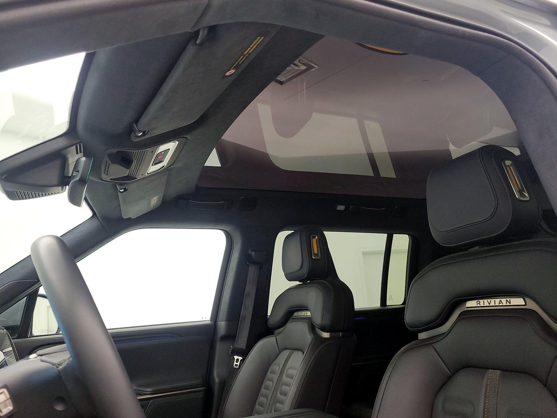 Thumbnail: 2023 Rivian R1S - 19