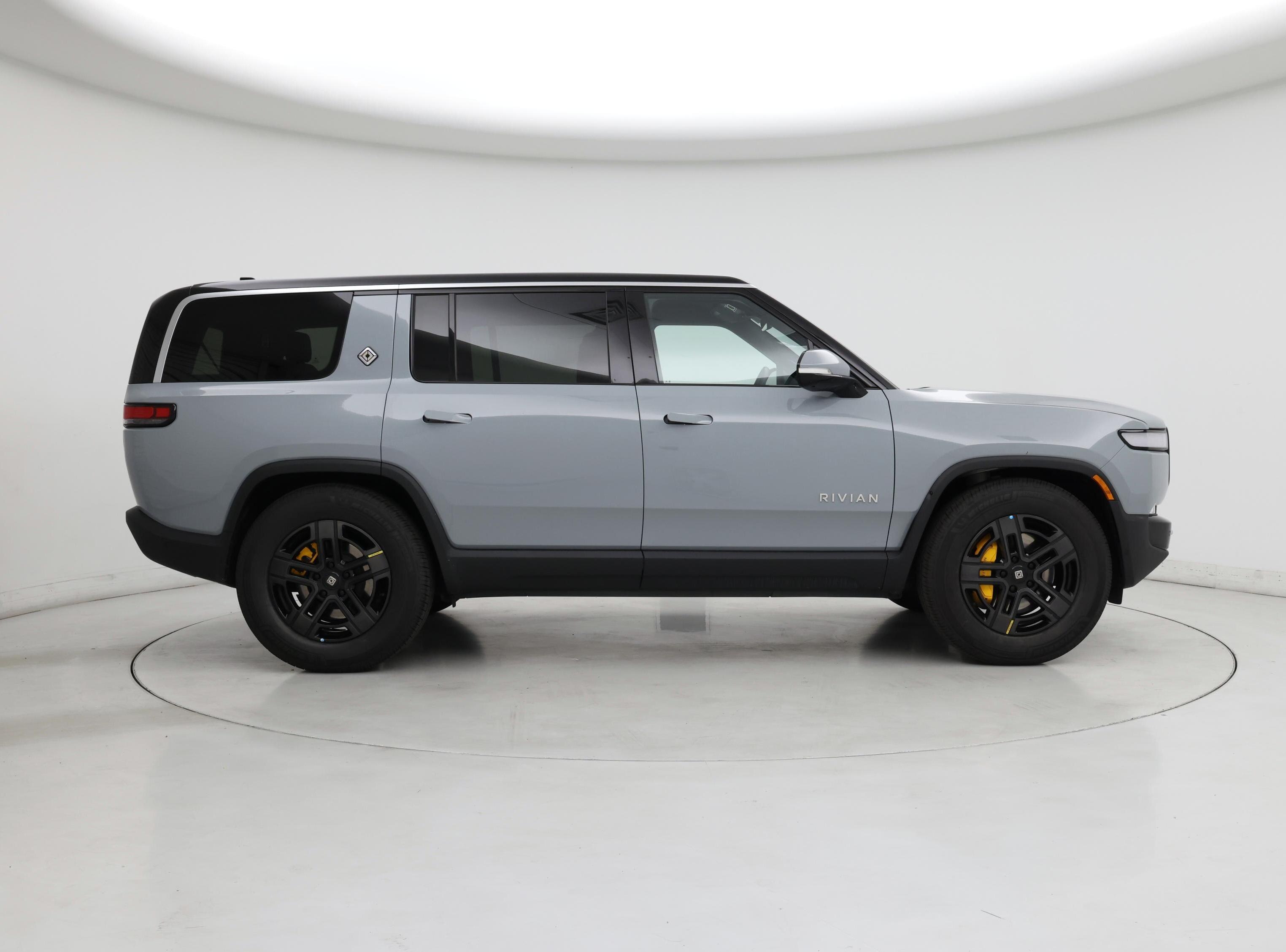 Thumbnail: 2023 Rivian R1S - 7