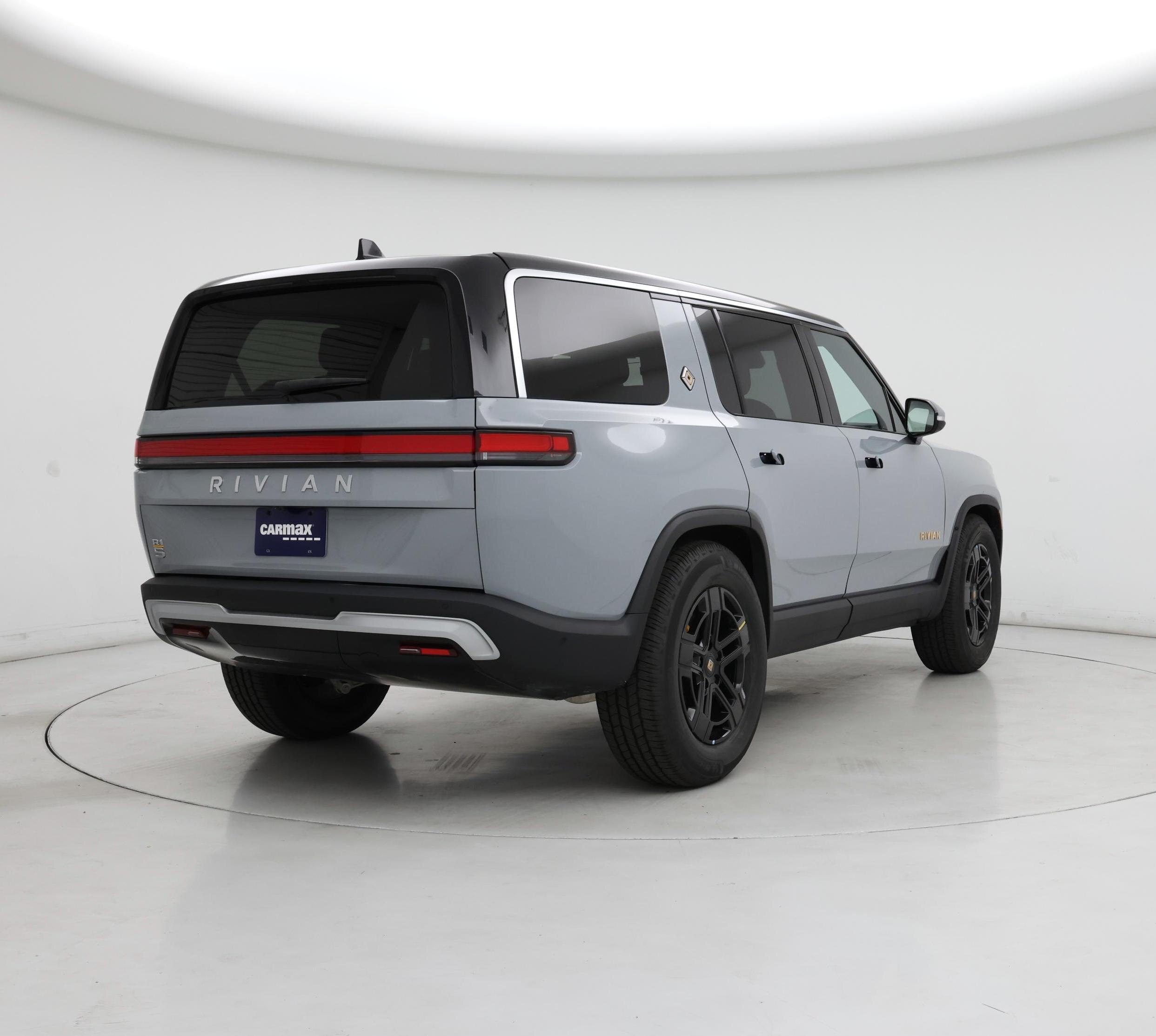 Thumbnail: 2023 Rivian R1S - 8