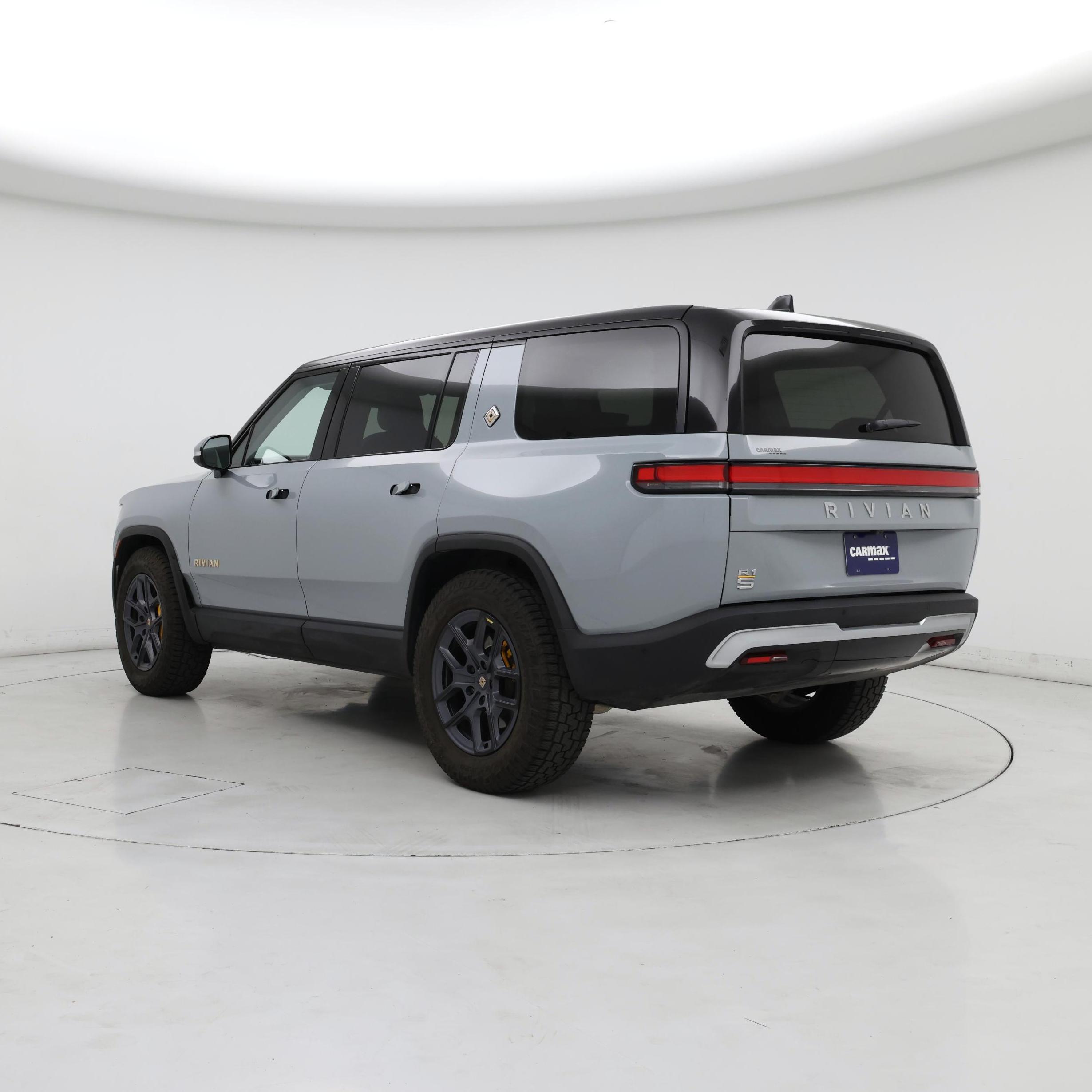 Thumbnail: 2023 Rivian R1S - 2