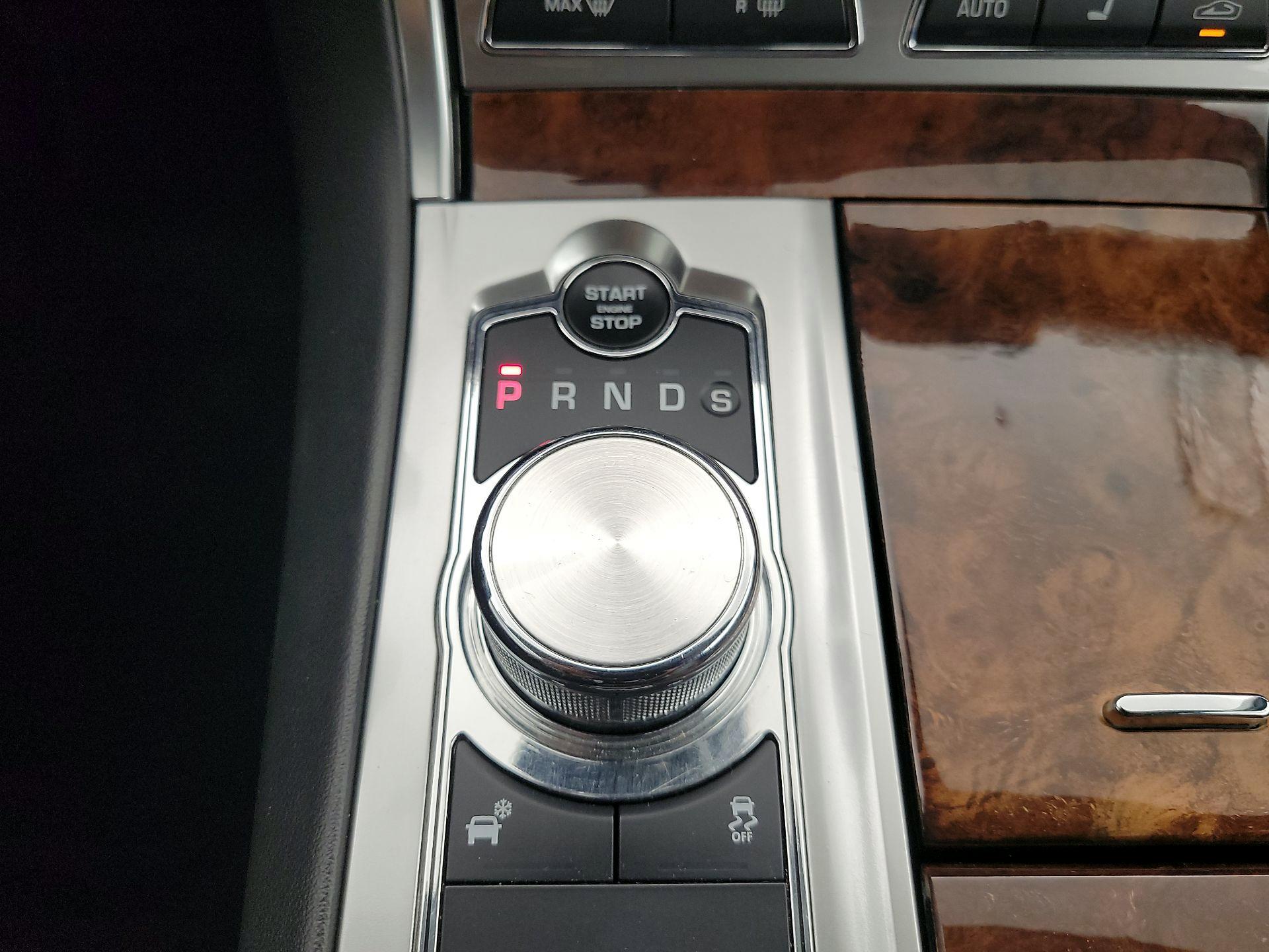 Thumbnail: 2015 Jaguar XF - 18