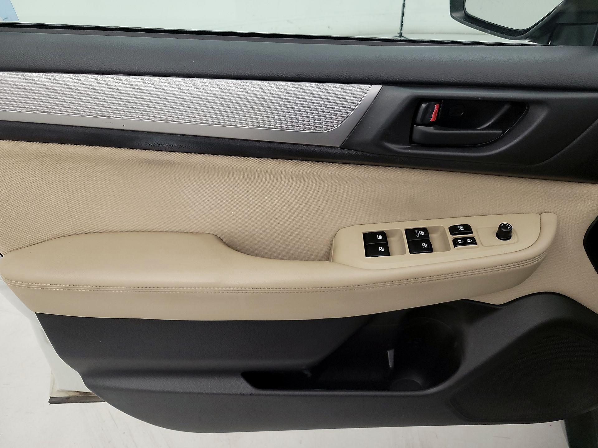 Thumbnail: 2015 Subaru Outback - 12