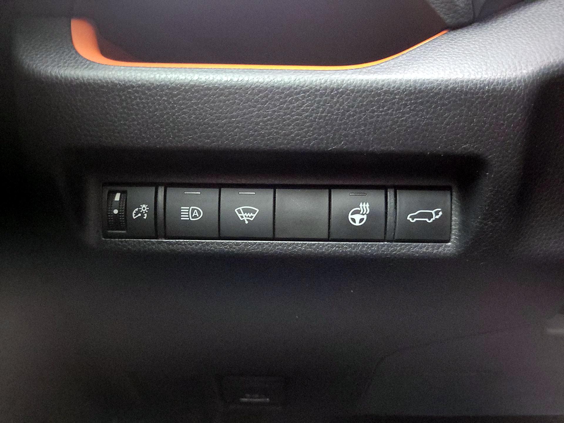 Thumbnail: 2019 Toyota RAV4 - 13