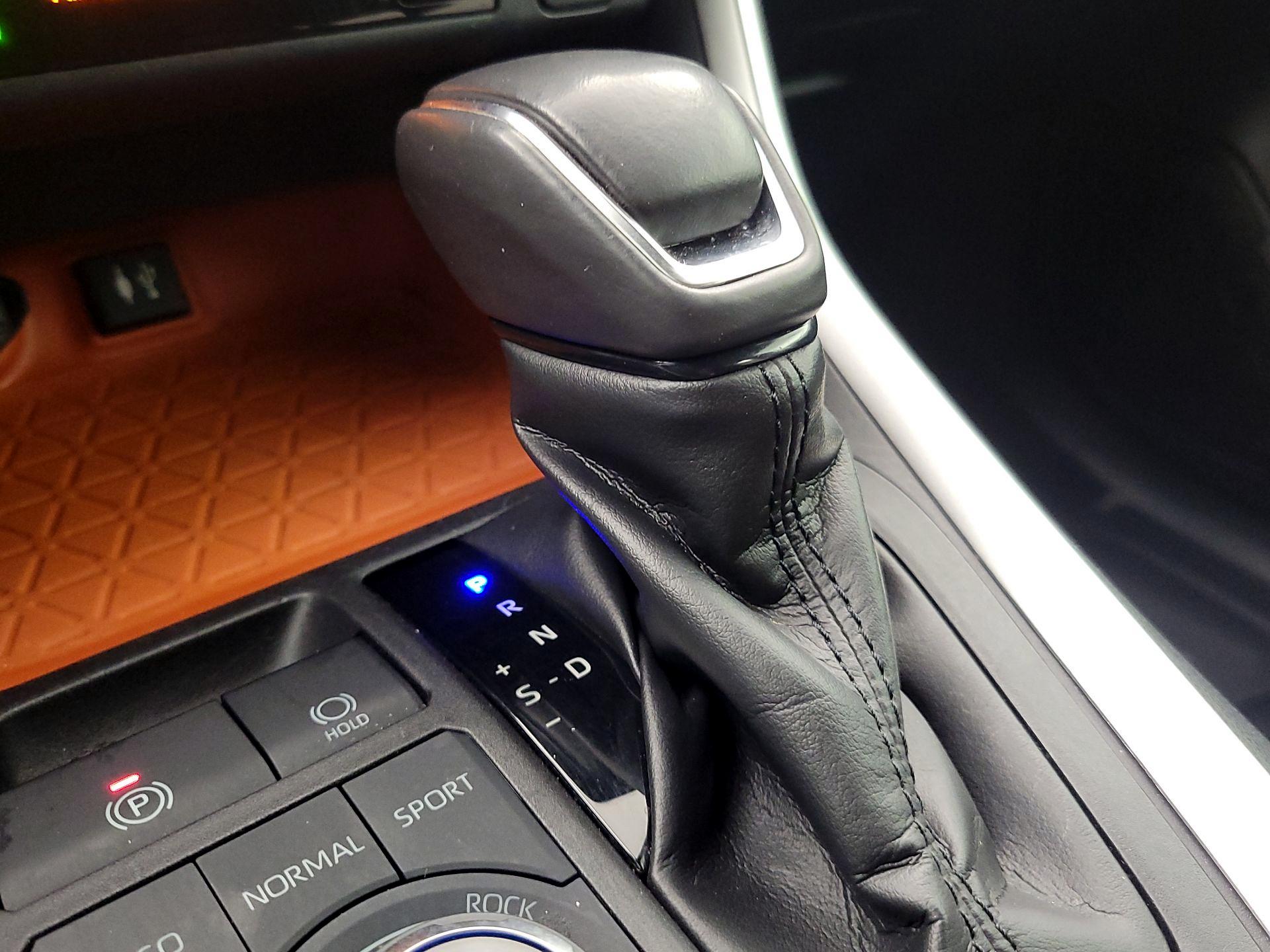 Thumbnail: 2019 Toyota RAV4 - 17