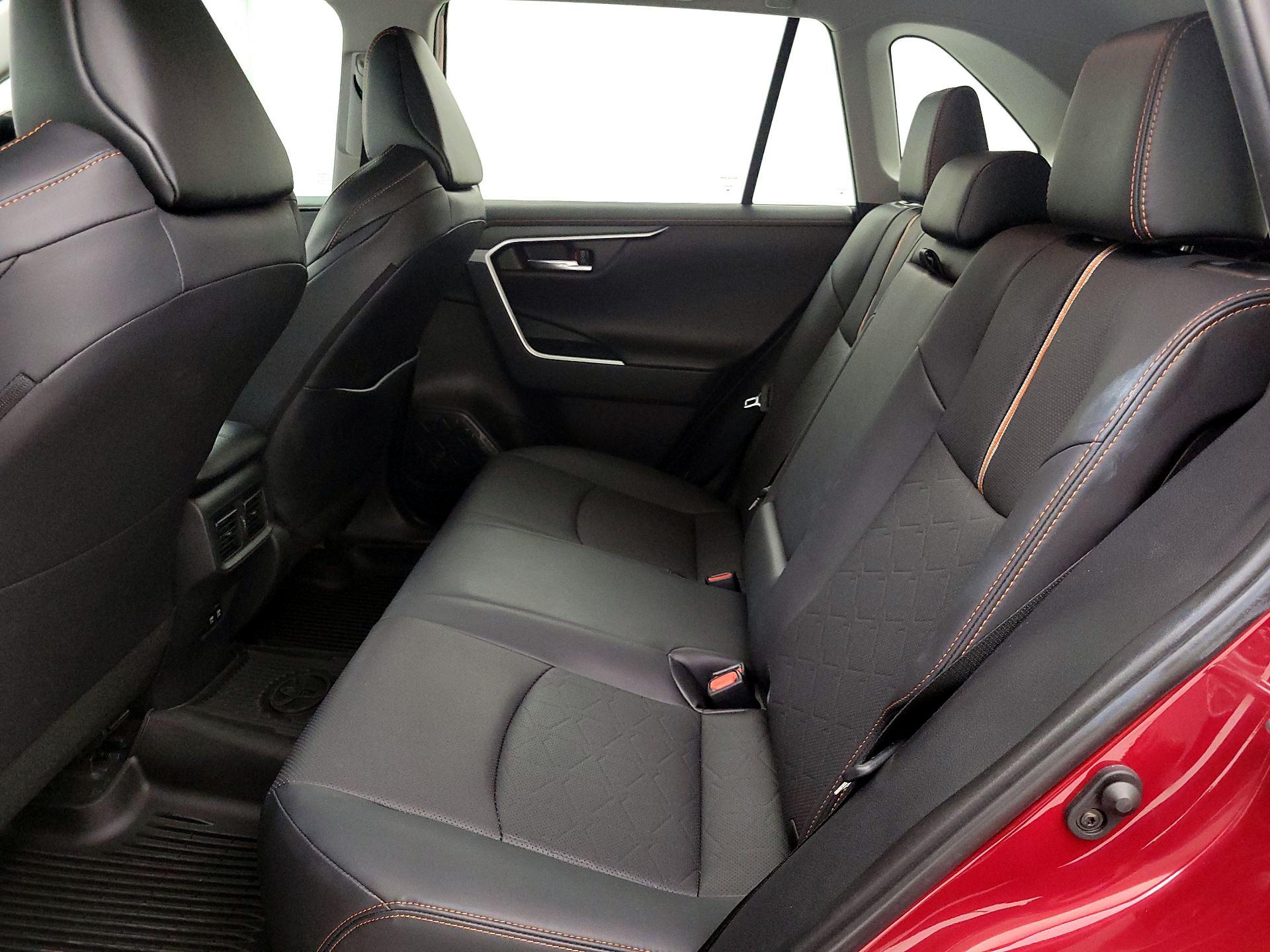 Thumbnail: 2019 Toyota RAV4 - 18