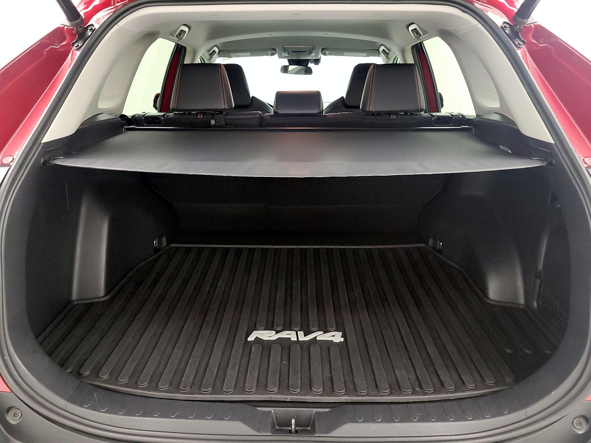 Thumbnail: 2019 Toyota RAV4 - 19