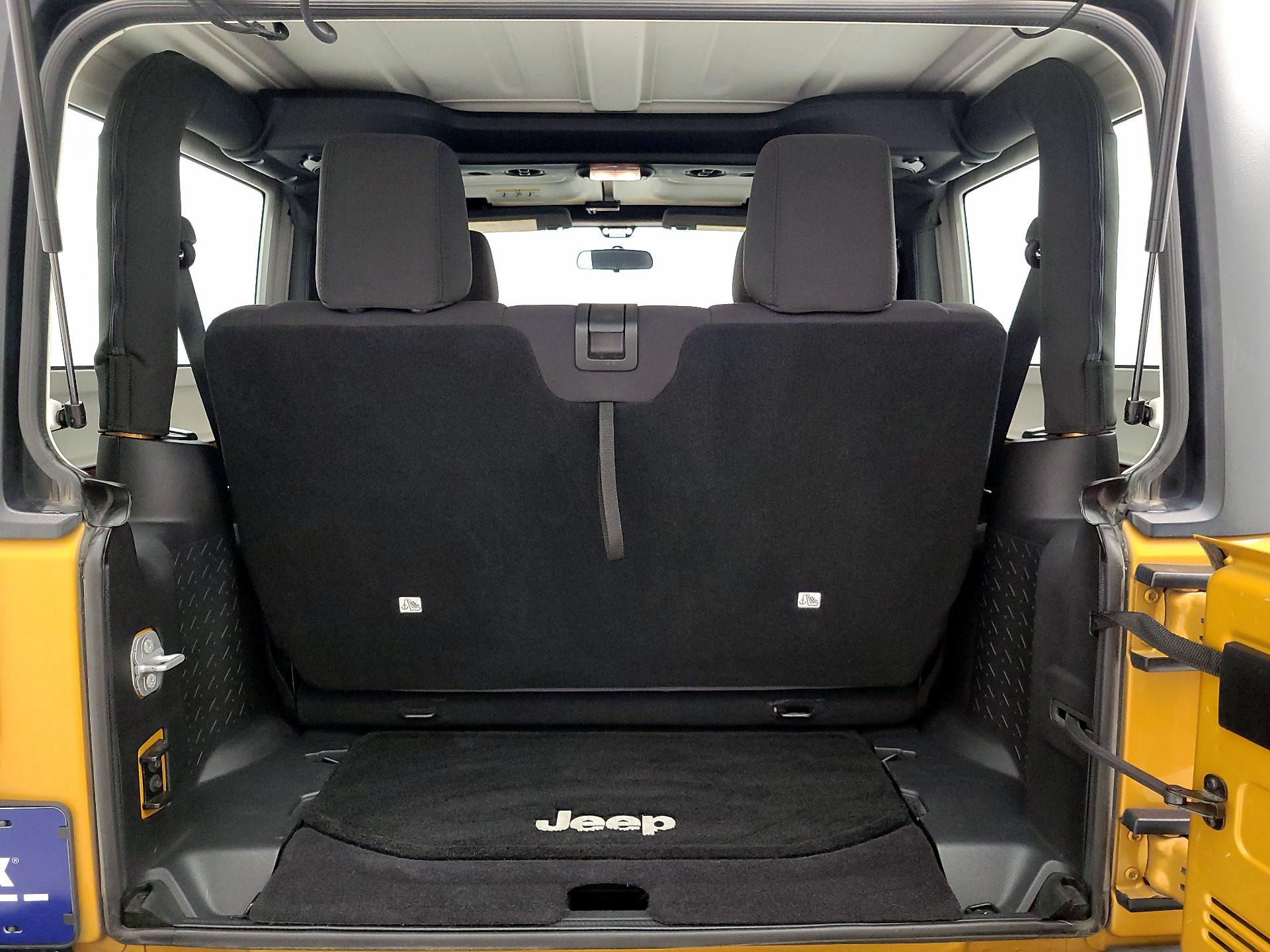 Thumbnail: 2014 Jeep Wrangler - 17