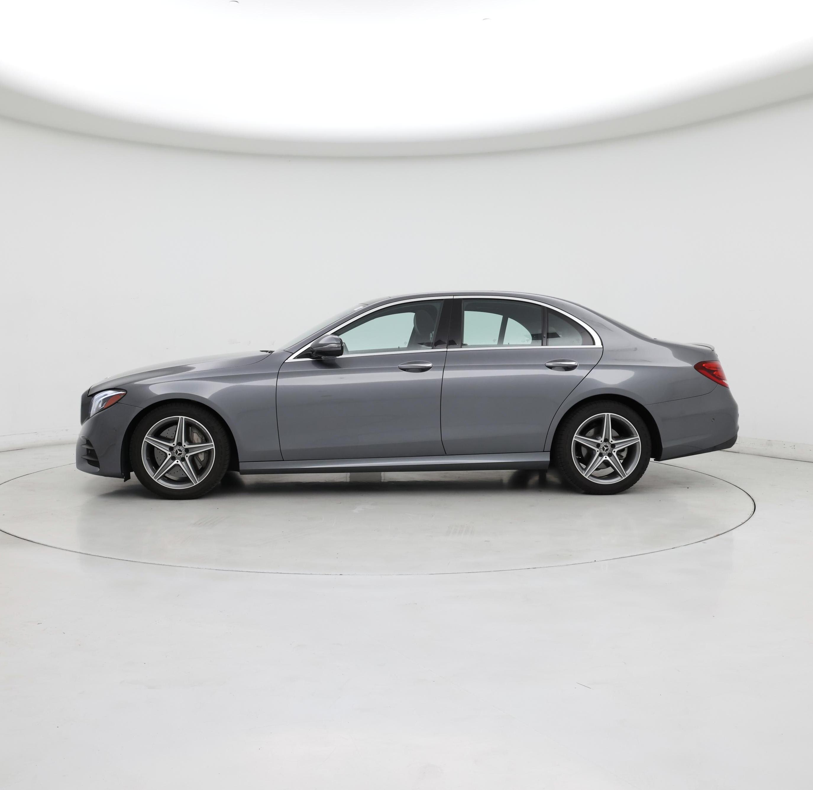 Thumbnail: 2018 Mercedes-Benz E-Class - 3
