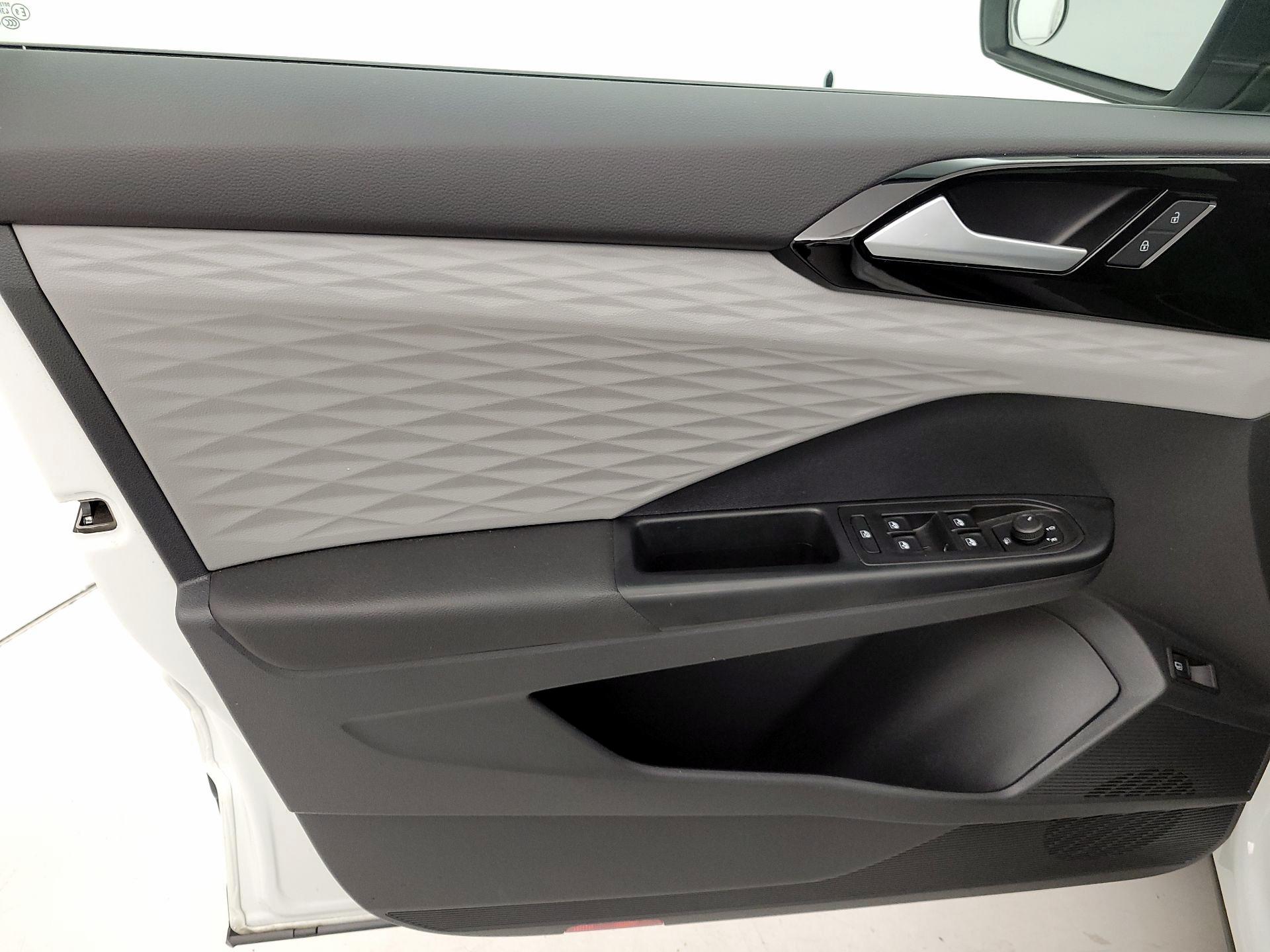 Thumbnail: 2023 Volkswagen Taos - 12