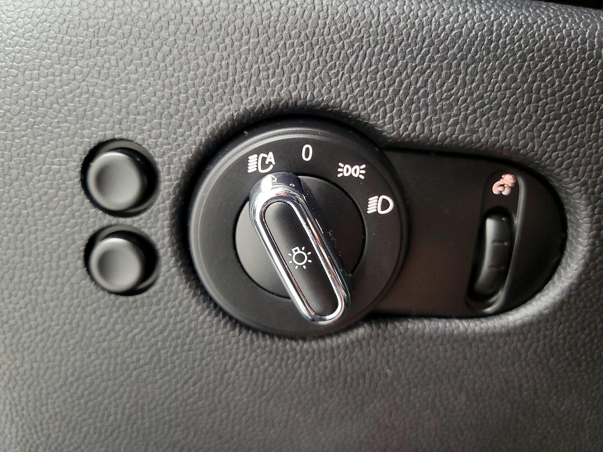 Thumbnail: 2019 MINI Cooper Hardtop - 13