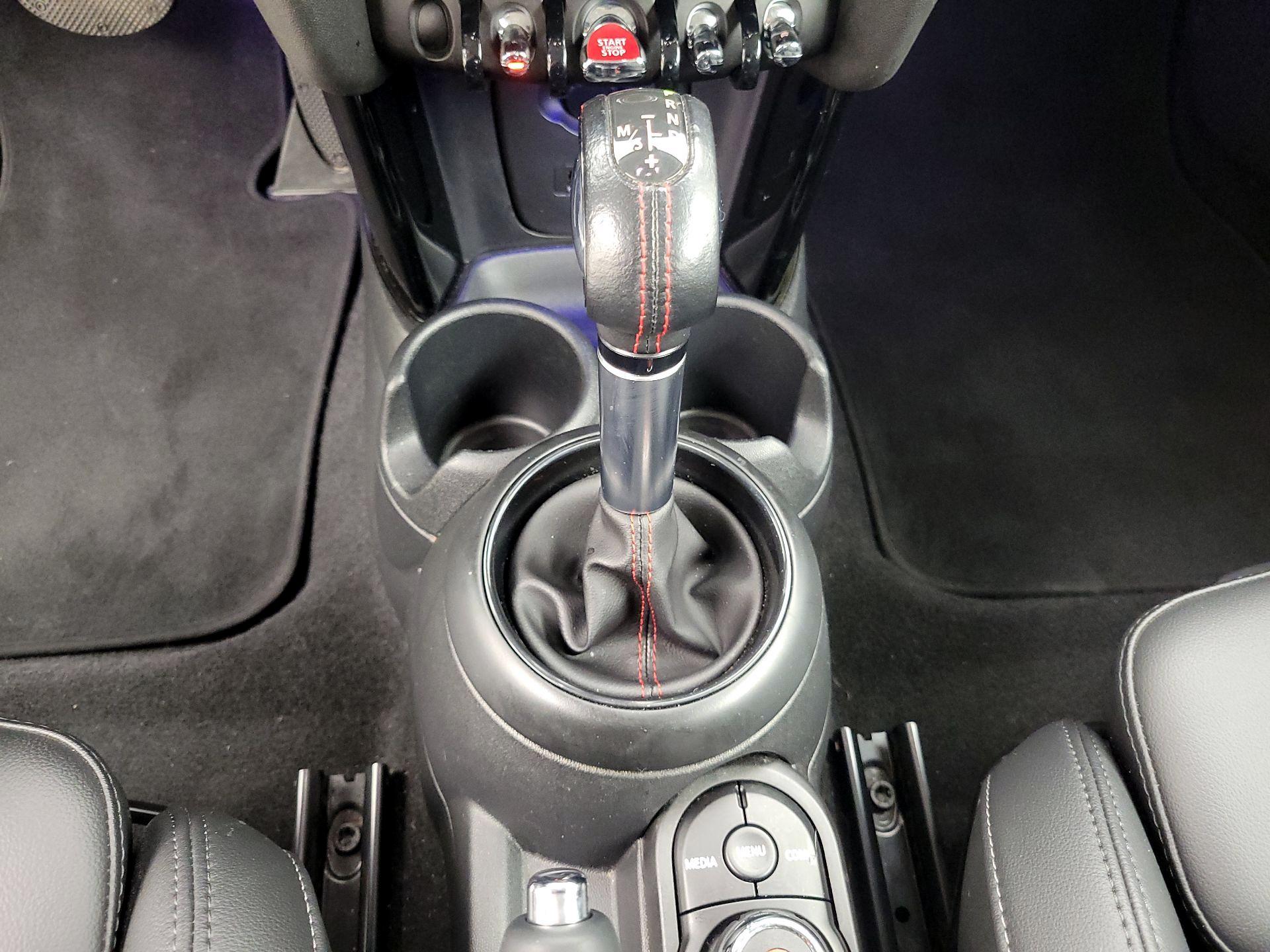 Thumbnail: 2019 MINI Cooper Hardtop - 17