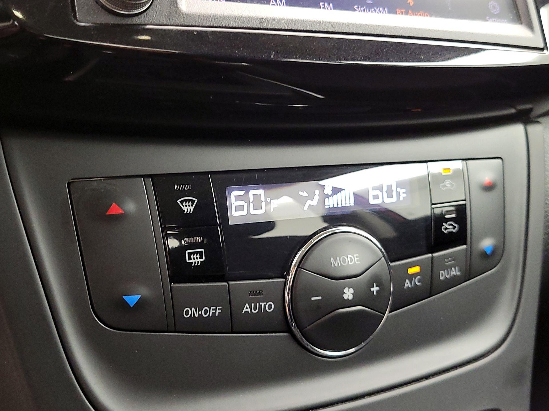 Thumbnail: 2019 Nissan Sentra - 16
