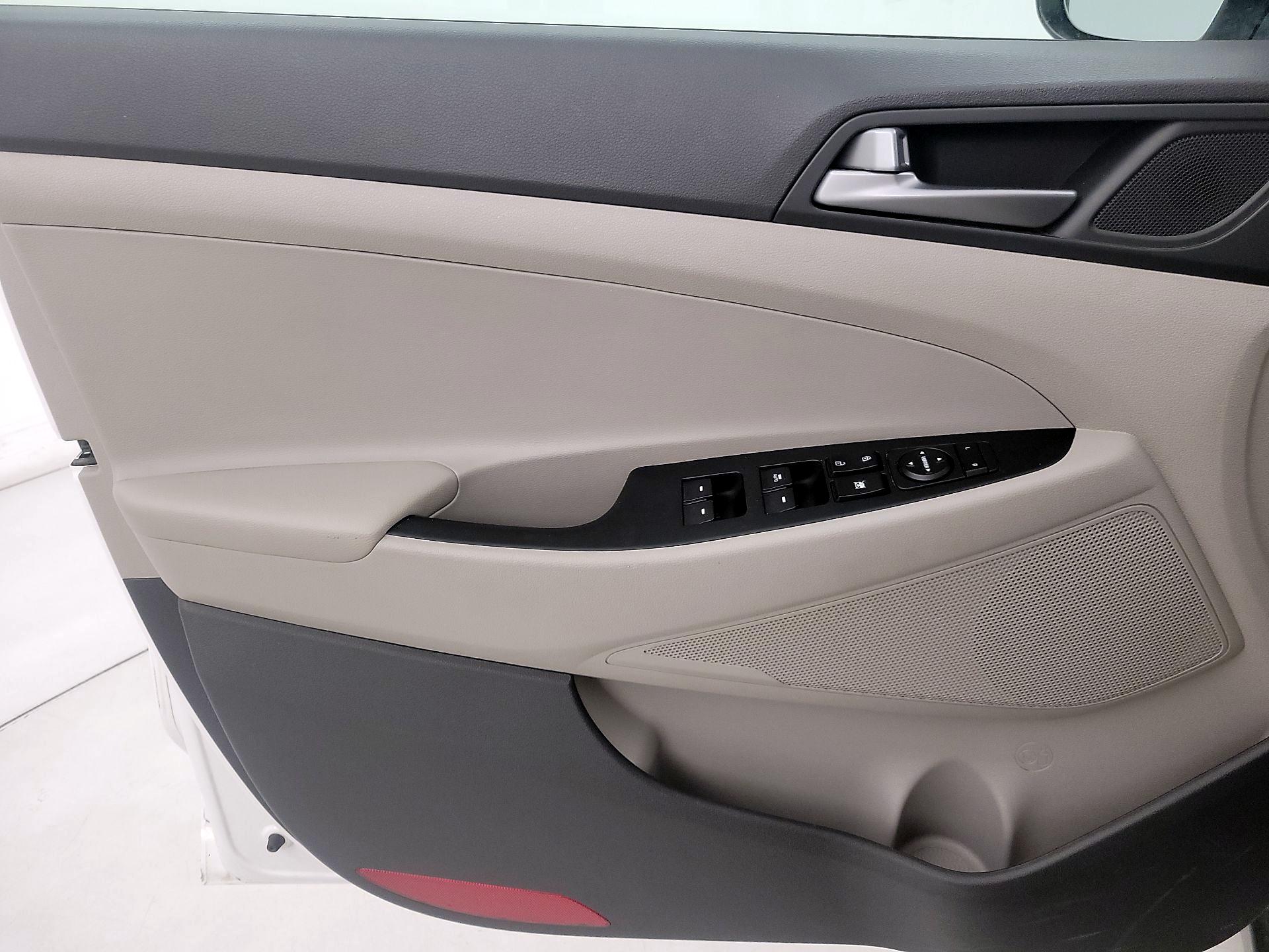 Thumbnail: 2017 Hyundai Tucson - 12