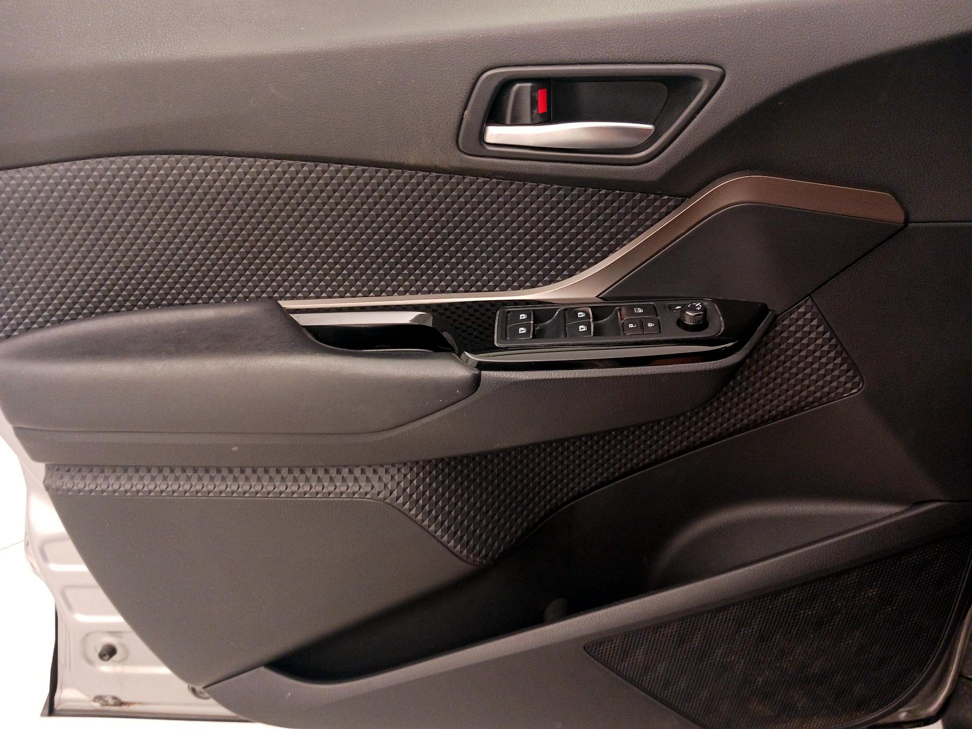 Thumbnail: 2019 Toyota C-HR - 12