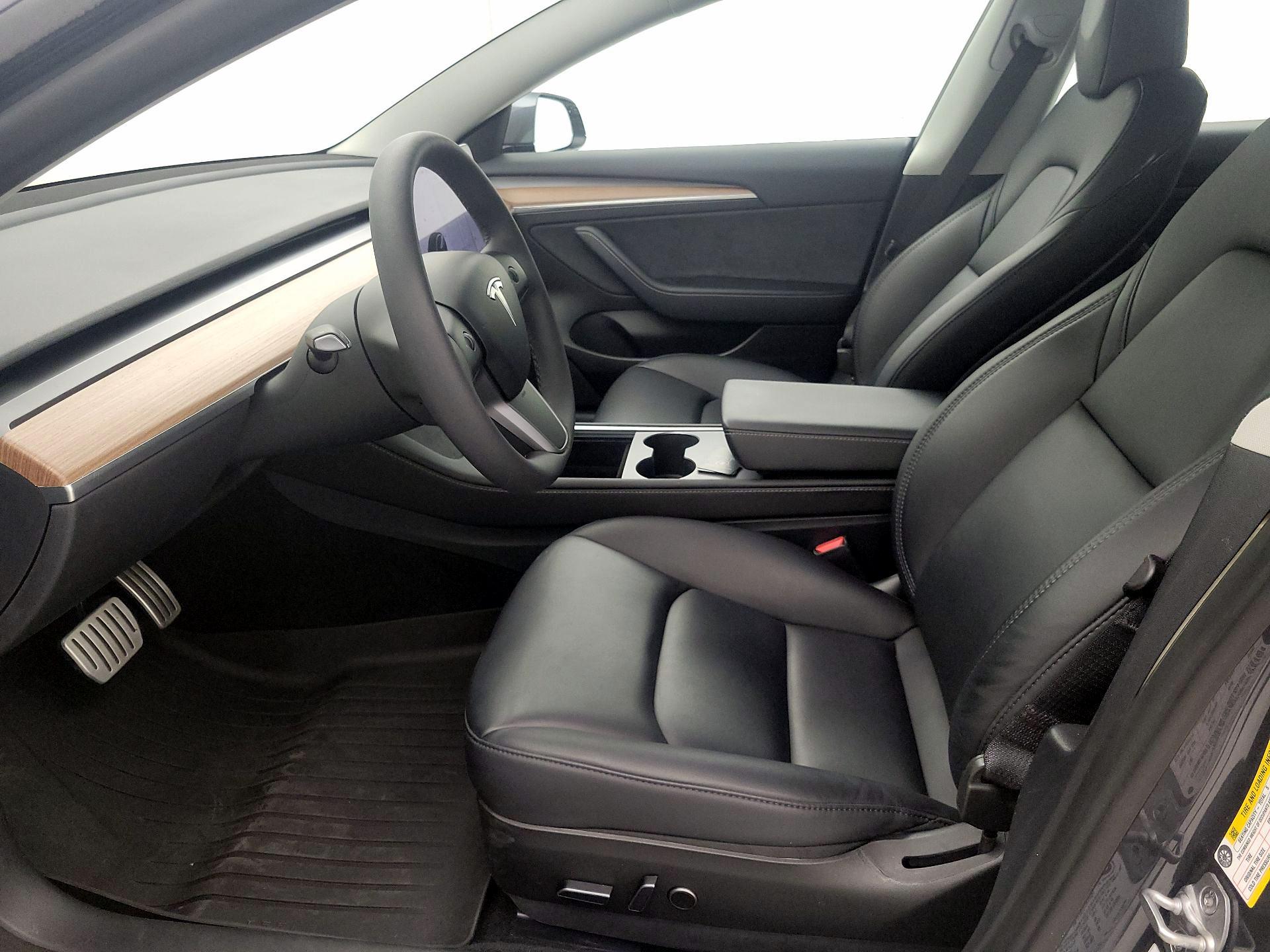 Thumbnail: 2023 Tesla Model 3 - 11