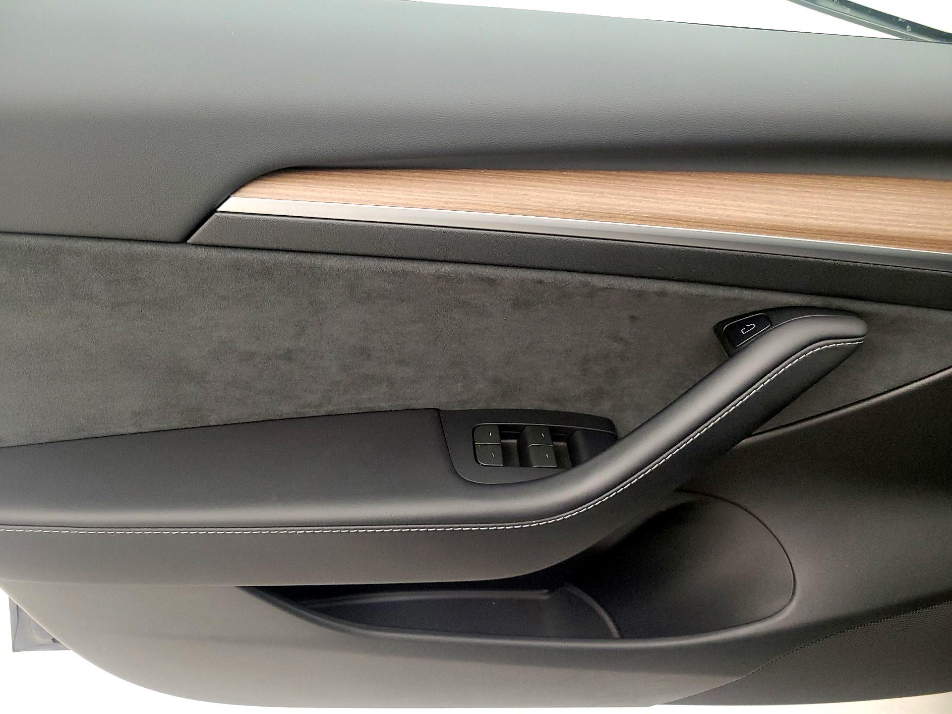 Thumbnail: 2023 Tesla Model 3 - 12