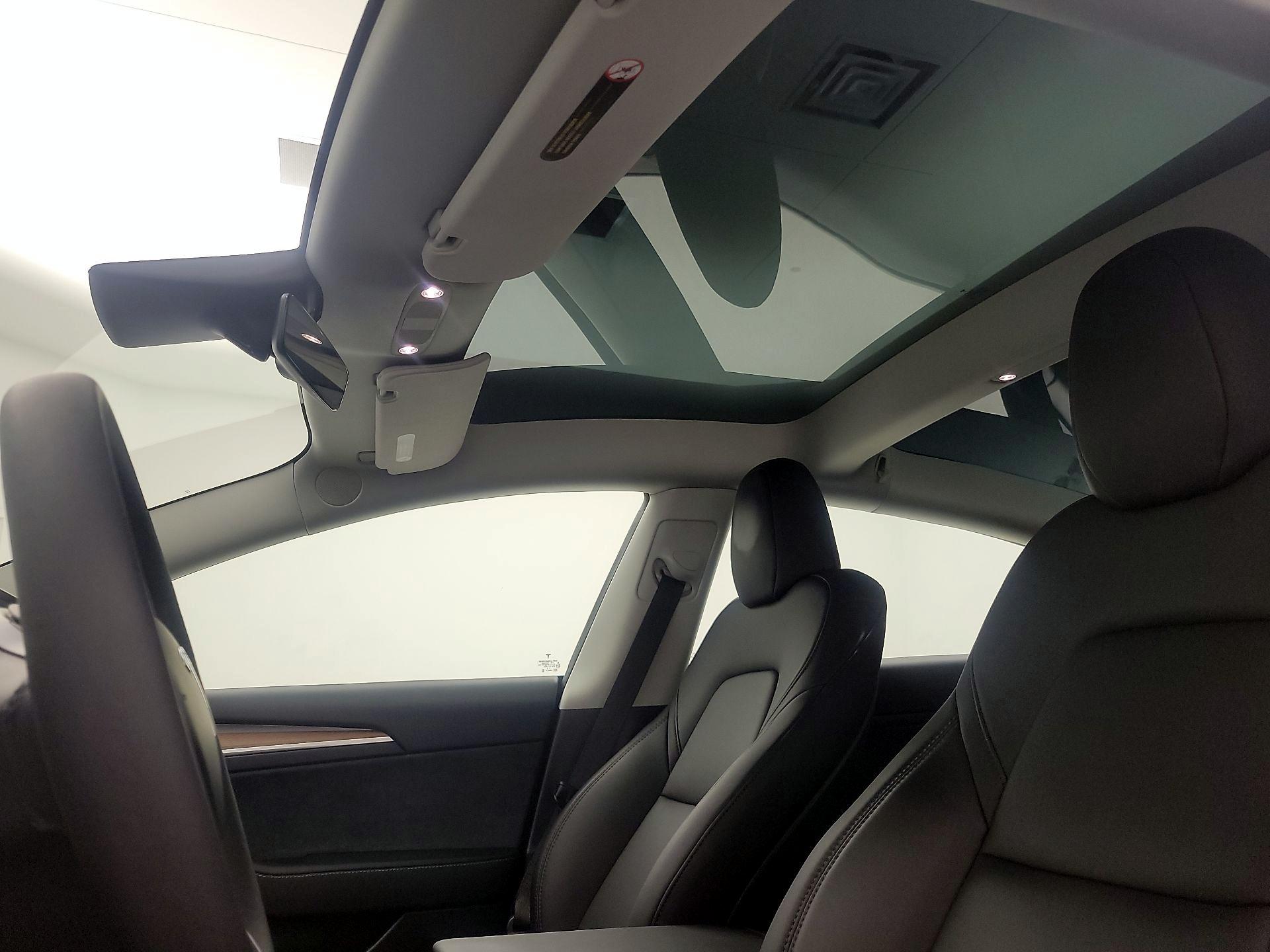 Thumbnail: 2023 Tesla Model 3 - 18