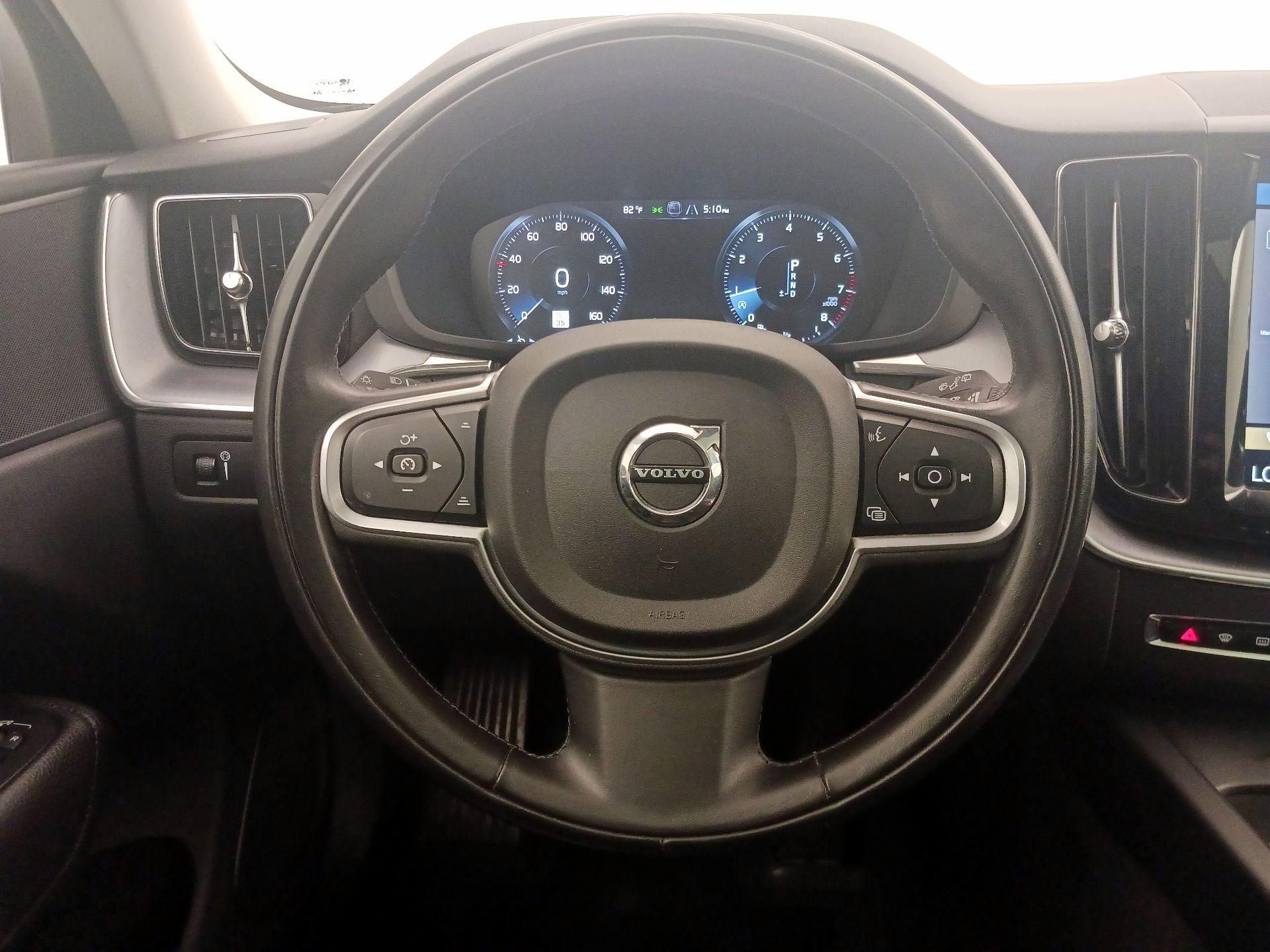 Thumbnail: 2020 Volvo XC60 - 10